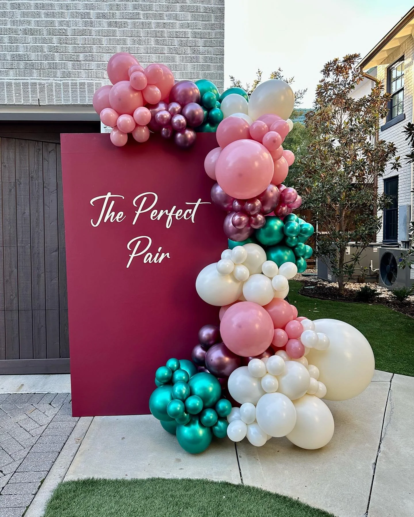 7x4 wood rectangle backdrop with vinyl and 10-12 ft balloon garland