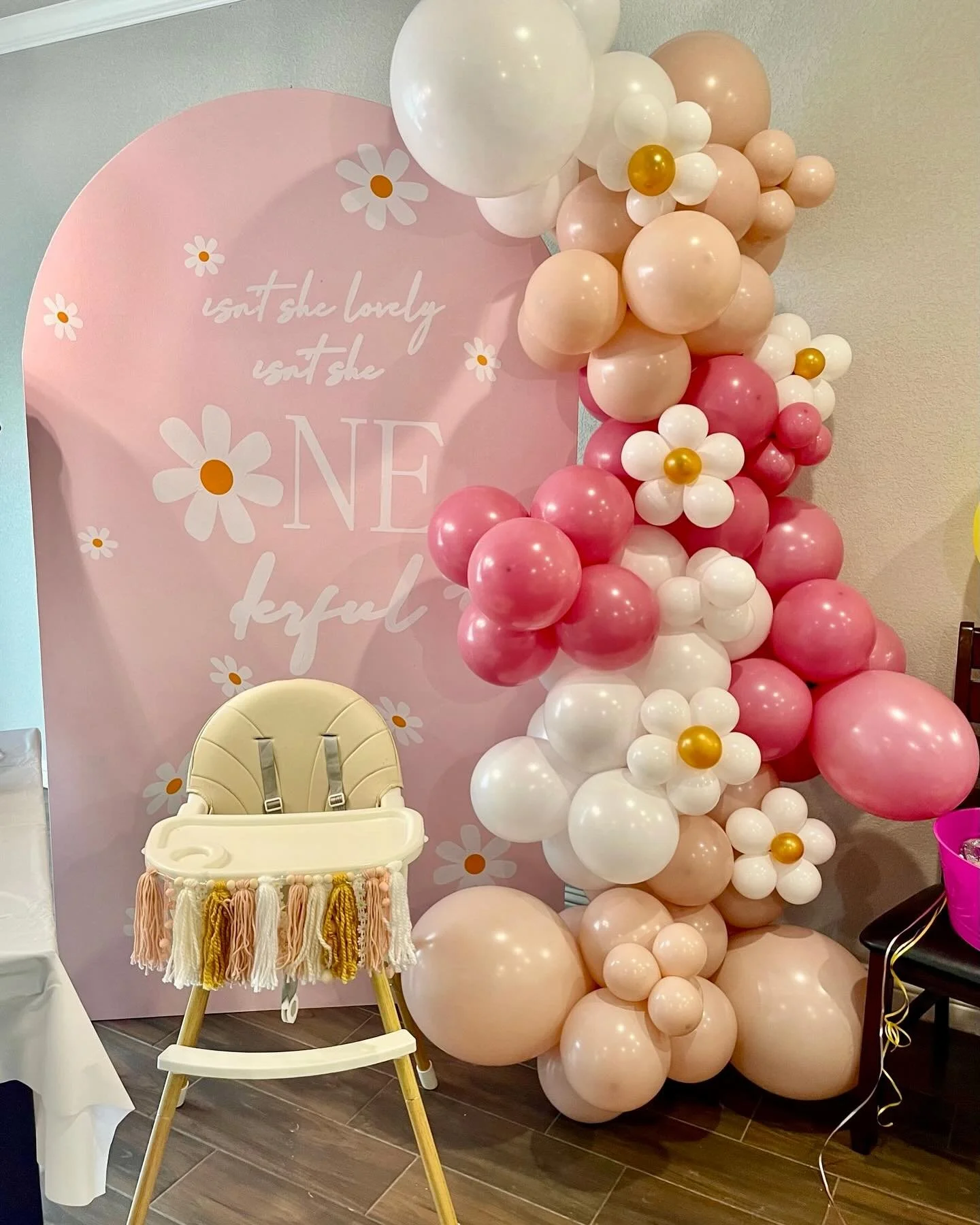 7x4 wood arch backdrop with vinyl and 8-10 ft balloon garland