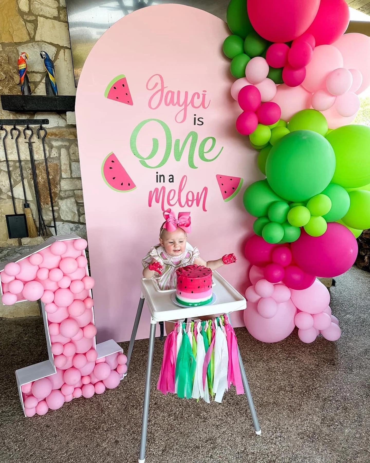 6 ft wood arch backdrop with 6-8 ft balloon garland and balloon mosaic