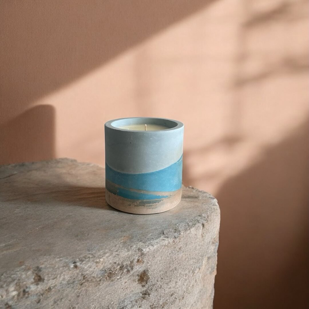 Inspired by the waves, made for your home 🕯️🌊 Our custom-coloured coastal candles are handmade to bring the soothing tones of the shore into your everyday space. Light up your world with coastal warmth. 🐚✨
.
.
.
#beachhousevibes #coastalcandles #