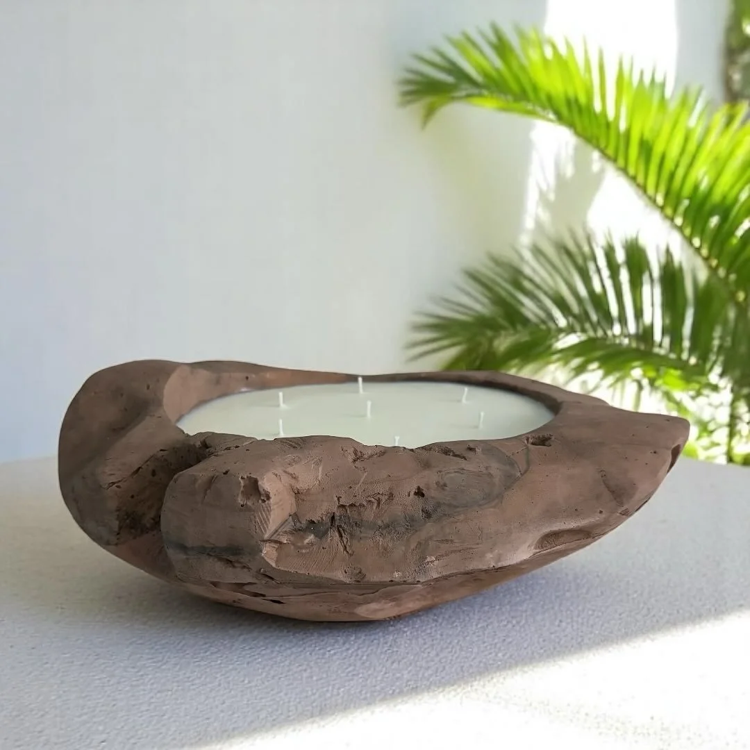 Meet Driftstone, our extra large, handcrafted centrepiece candle inspired by raw coastal textures and natural driftwood tones.
Poured into a sculptural concrete vessel with a wood-like finish, this candle doesn’t just smell incredible, it makes