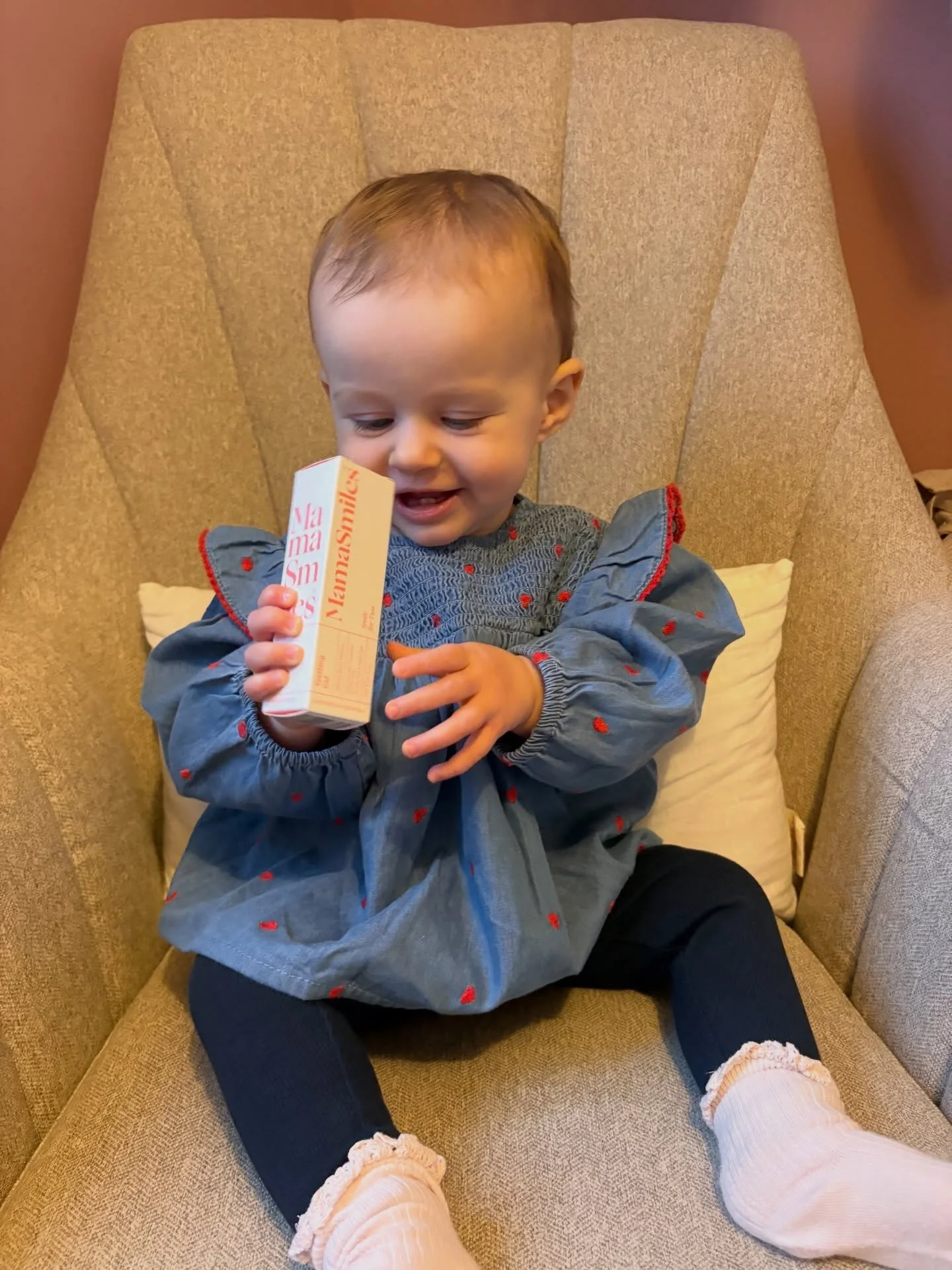 Listen up parents of teething babies! 🦷 👶 

Teething and sleep disruption often go hand in hand, and right now we&rsquo;re in the thick of it 😴

It can feel relentless when they&rsquo;re teething and almost like they&rsquo;ve forgotten how to slee