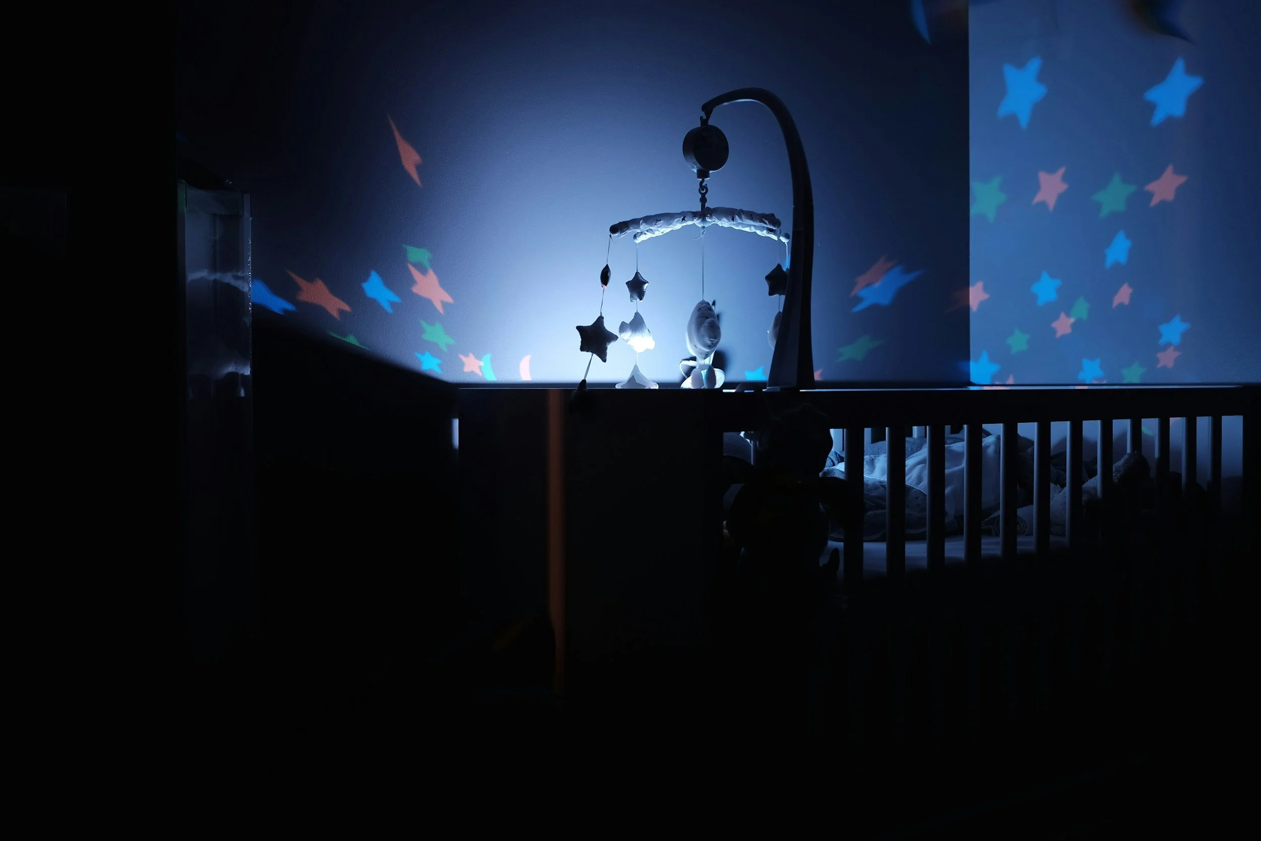 Why darkness matters for your baby’s sleep (&amp; what to do about the lighter nights!)