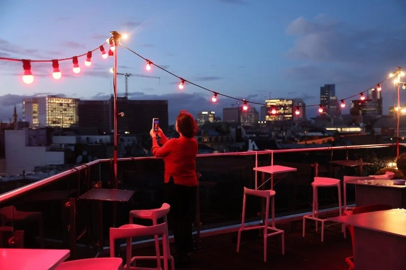 event photographer in Brussels rooftop shoot