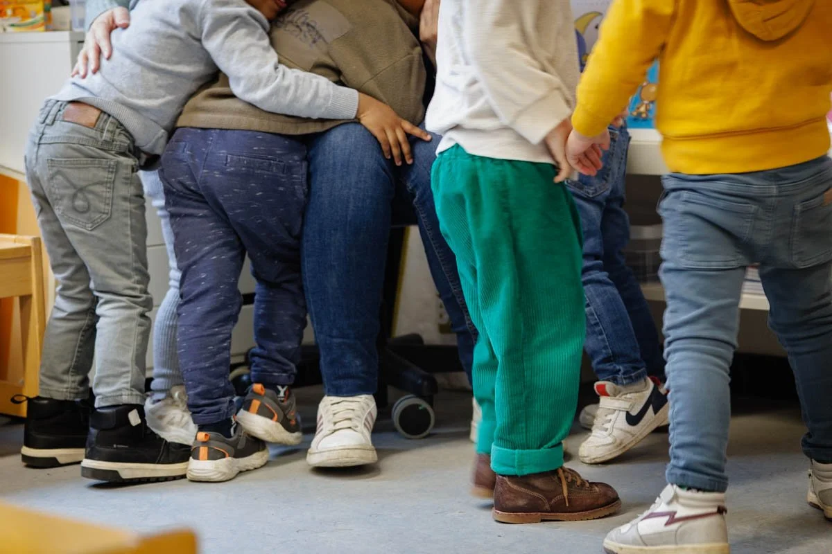 photojournalisme du photographe Sander de Wilde à Bruxelles d'enfants dans un jardin d'enfants