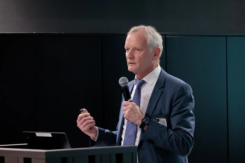 Speaker on Artificial Intelligence meeting