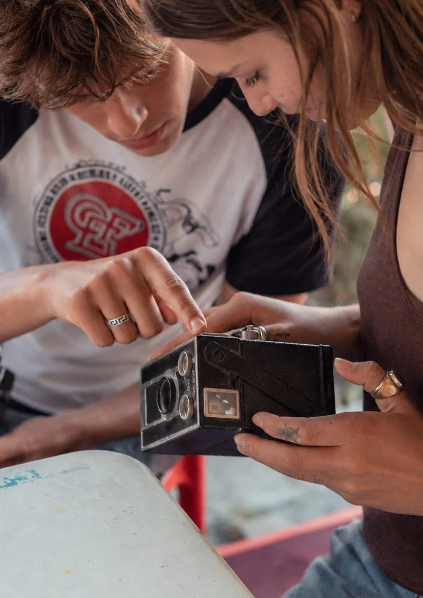 Grootbeeld camera met jongeren.jpg