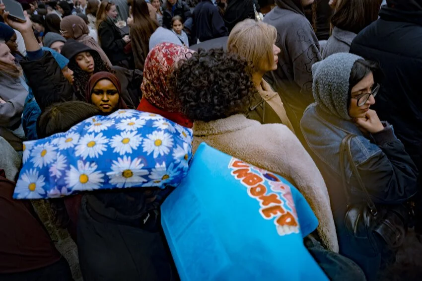 Street photography in Brussels by Sander