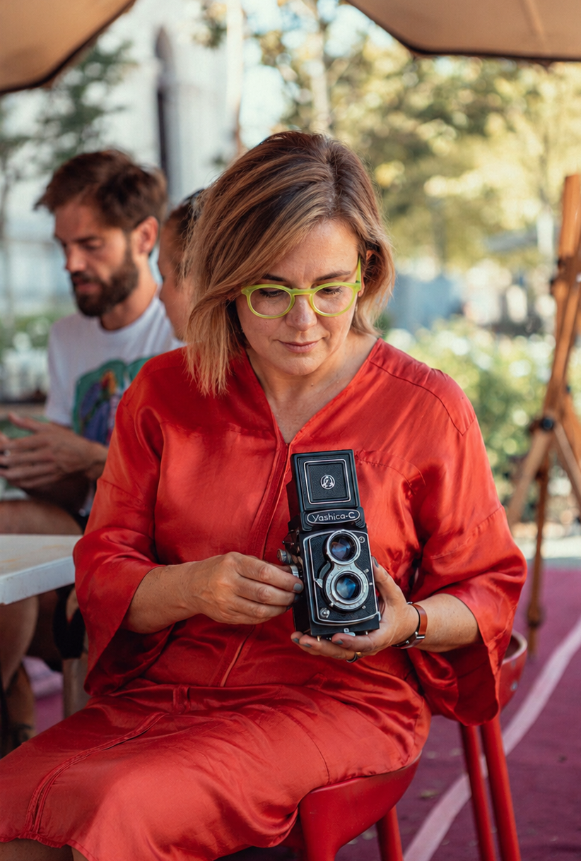 vintage camera sunny.png