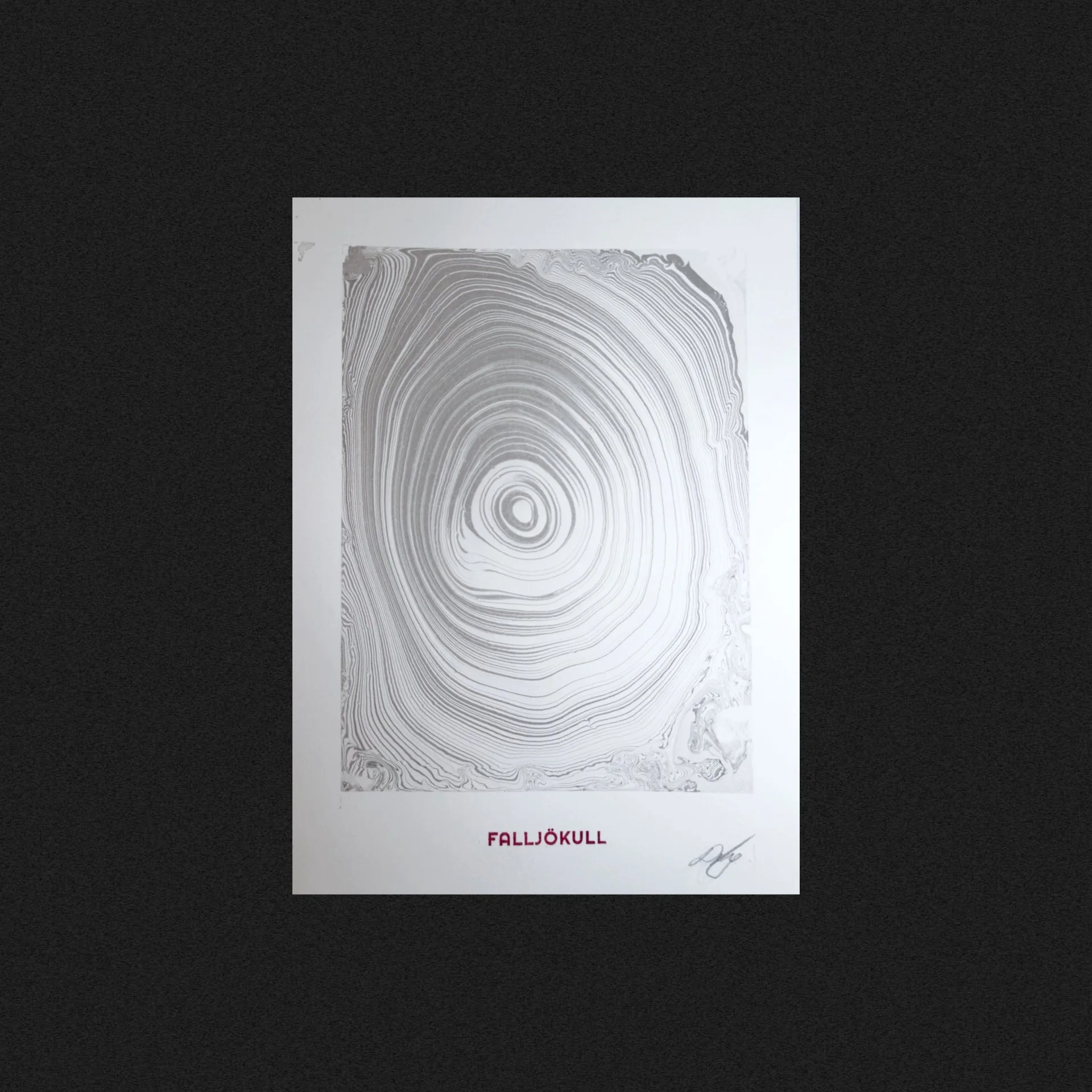 Topographic map with concentric lines in black and white, labeled 'Falljökull' at the bottom.