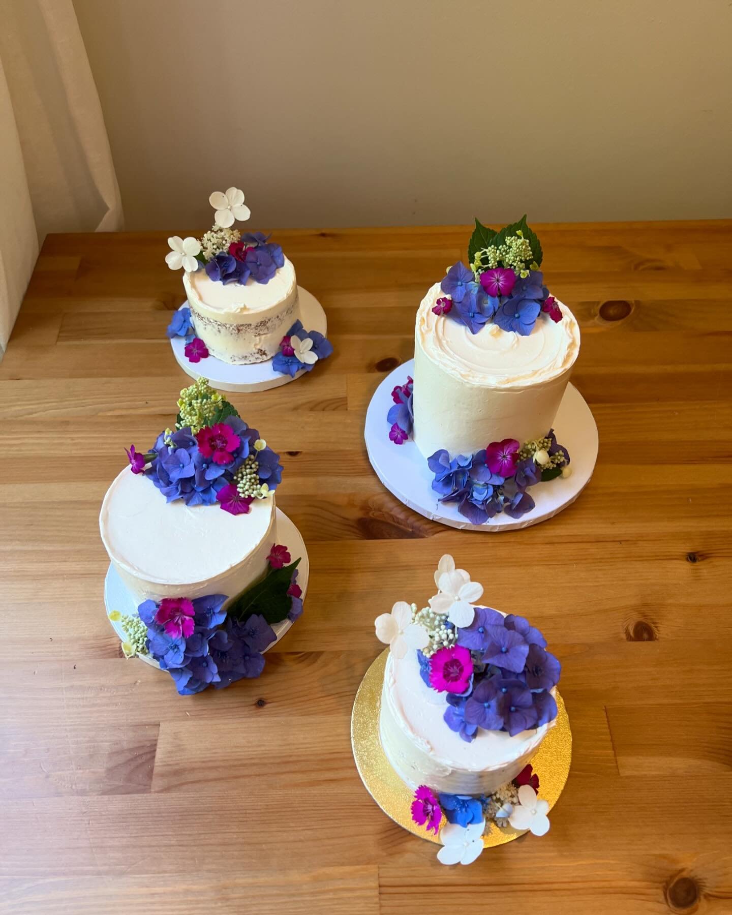 💜💞✨💙 a gorgeous summer set of passionfruit cake + passionfruit curd 💜💞✨💙