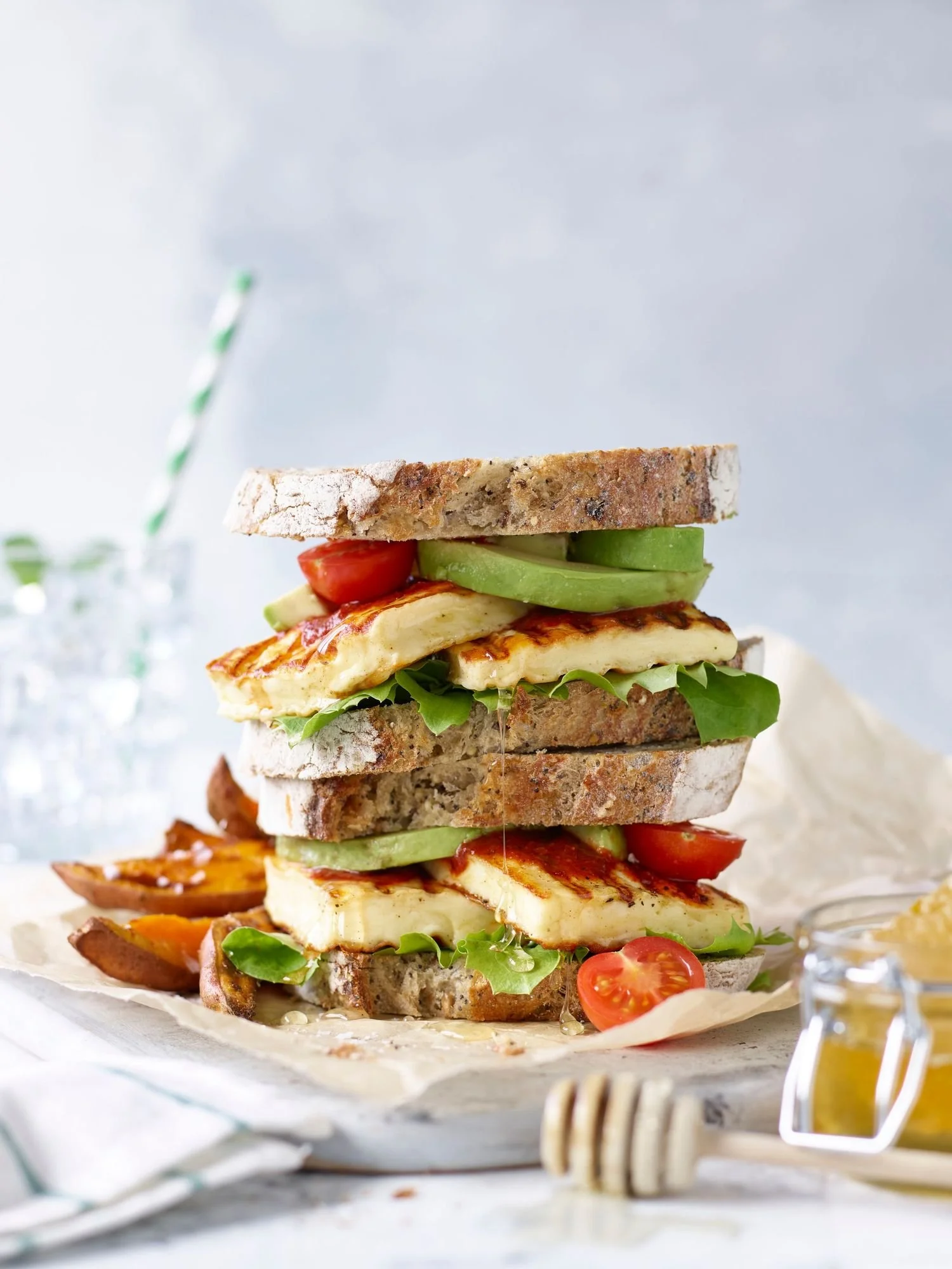 HALLOUMI_BURGER_MULLER16003_777-e00d36fa.jpg