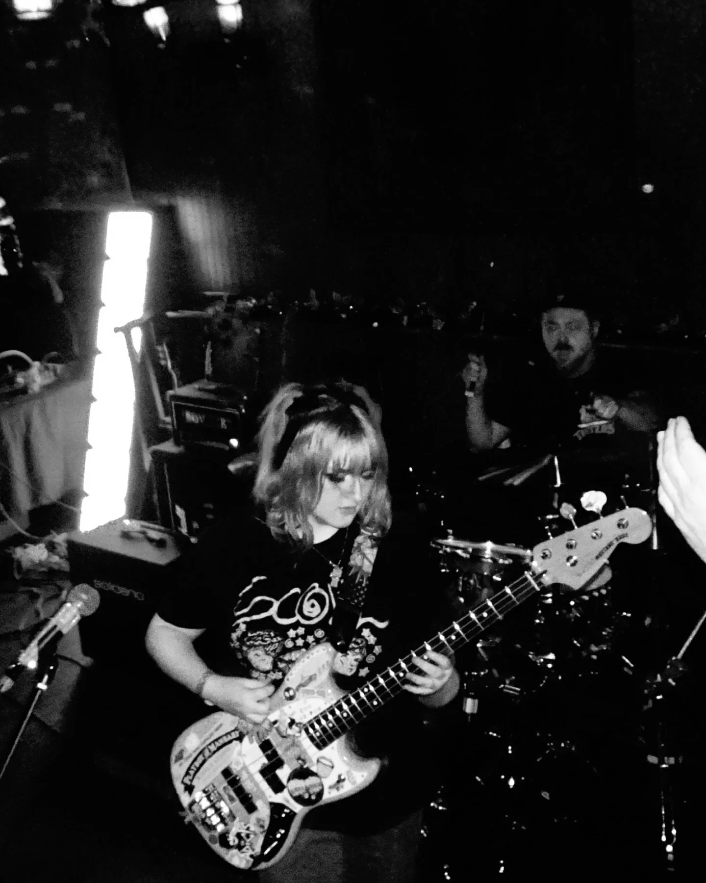 Take us back to the Catbite show 😿
This show was awesome and the best way to end 2025. 

Thansk for the awesome photos 
📸 @liminal_egggs 

#lasvegasmusic #punksnotdead #femalefronted #femalefrontedband #riotgrrrl