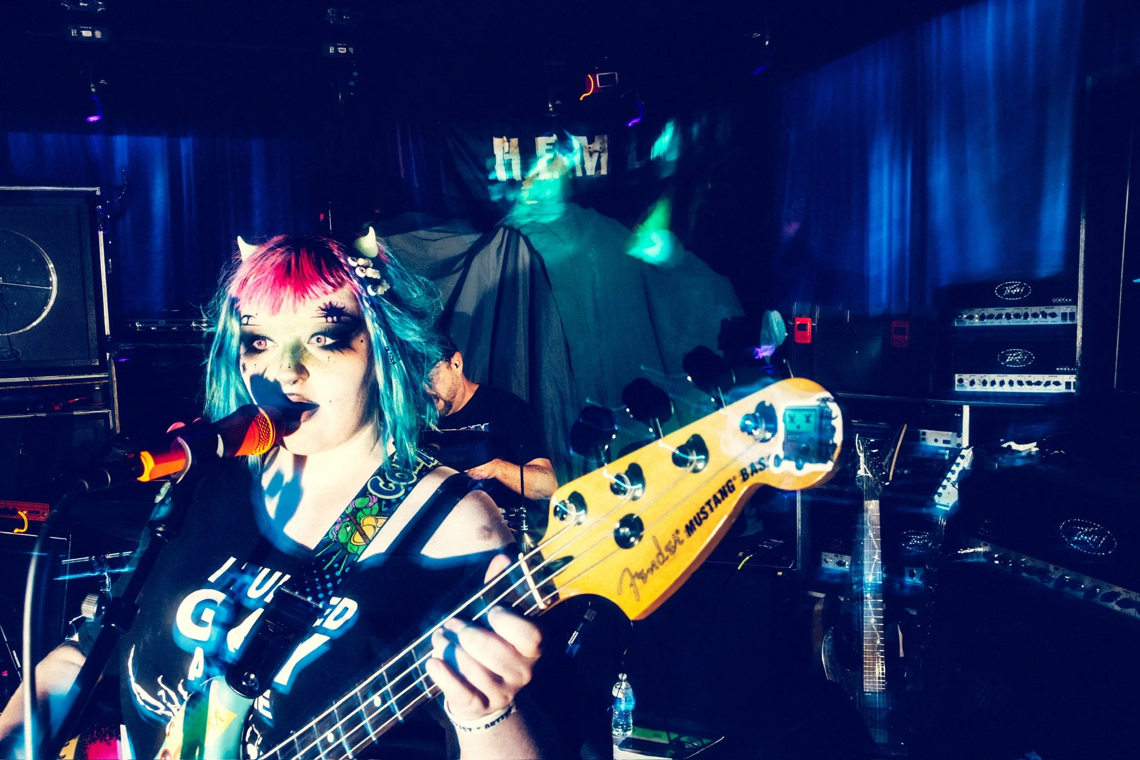 不加冰 (45) Fender's Mustard Bass.JPEG