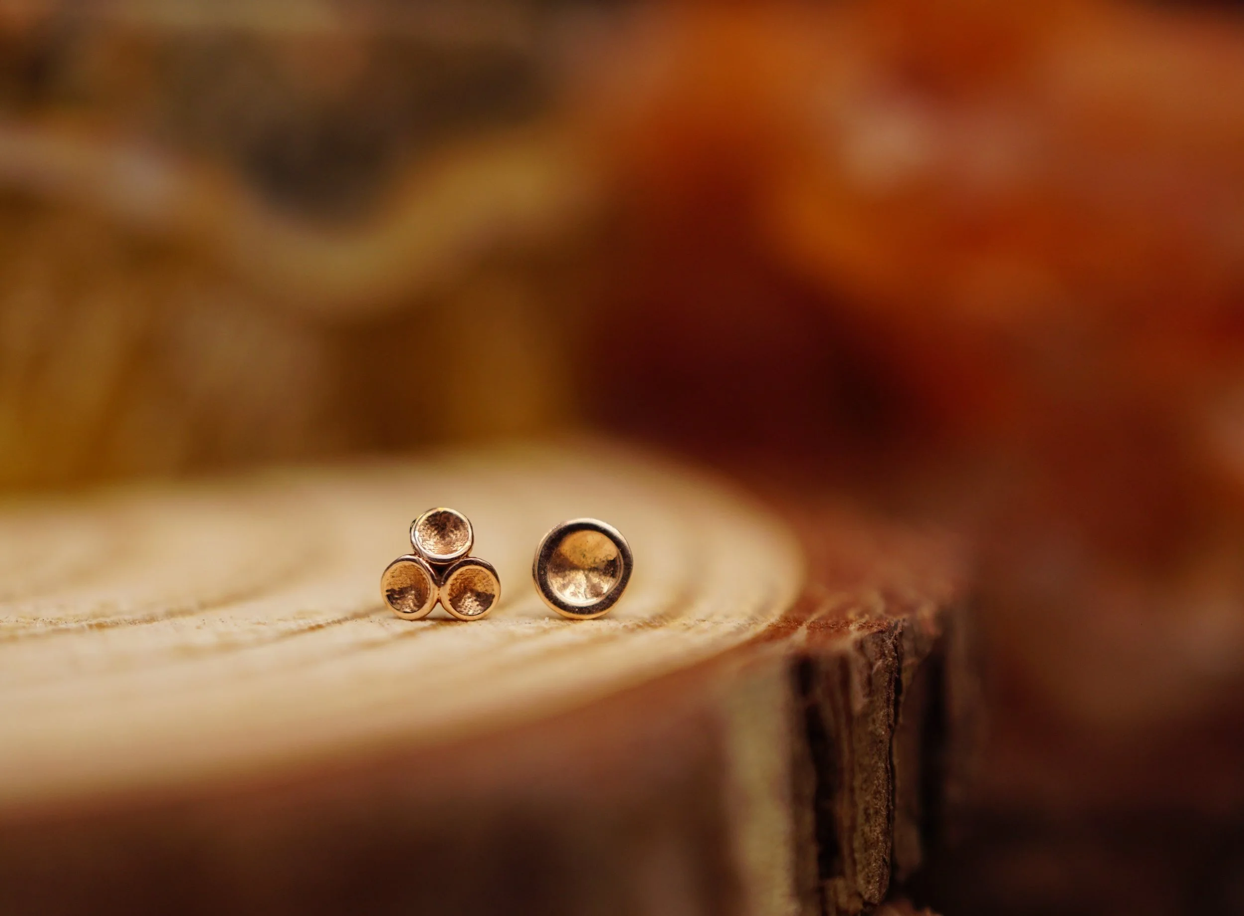 Meet two of our favorite complementary concave cuties, &lsquo;Oceana&rsquo; and &lsquo;Singing Bowl&rsquo; inspired by the intricate beauty of underwater foliage. ✨

#ceremonypiercing #workerowned #baltimorepiercing #safepiercing #tawapa