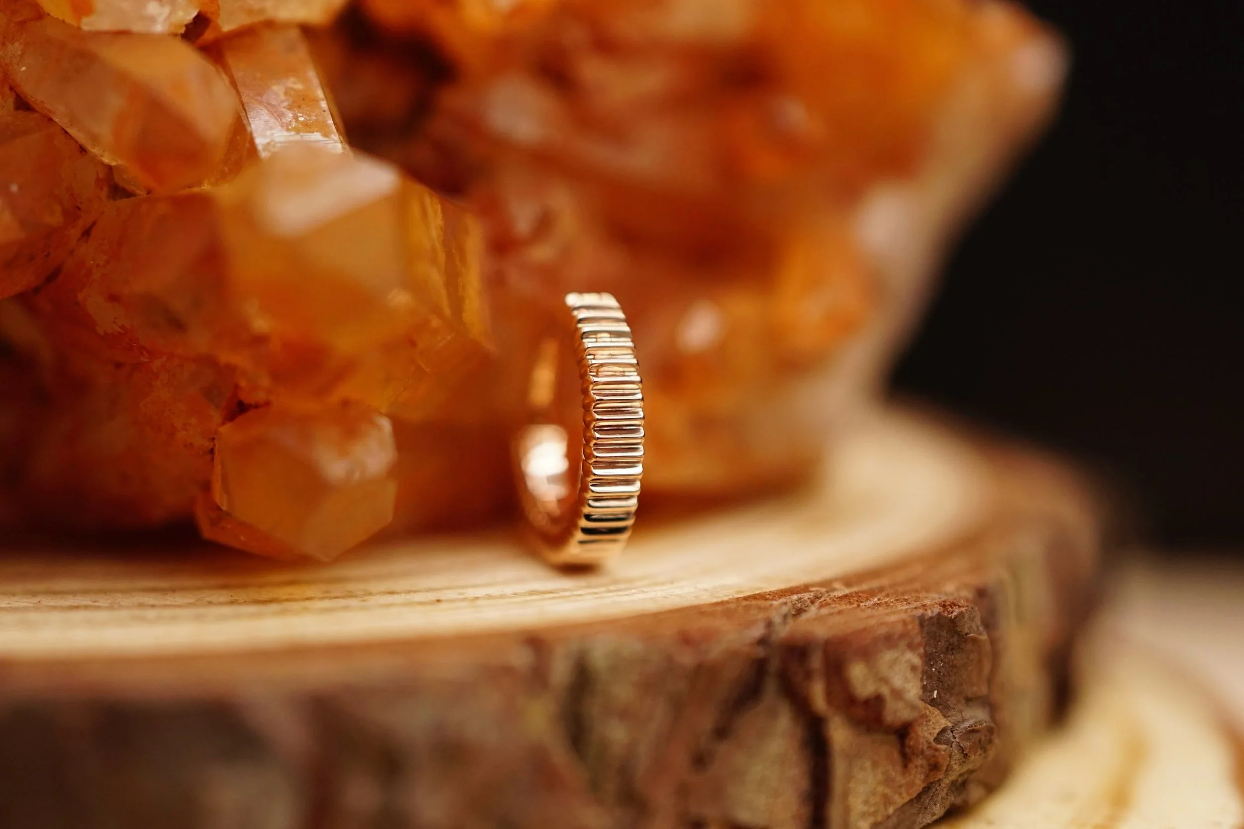 We love the dual nature of the Giger clicker, able to be admired no matter which orientation it&rsquo;s worn in. This @tetherjewelry design was inspired by the master of biomechanical horror, HR Giger ✨

#ceremonypiercing #workerowned #baltimorepierc