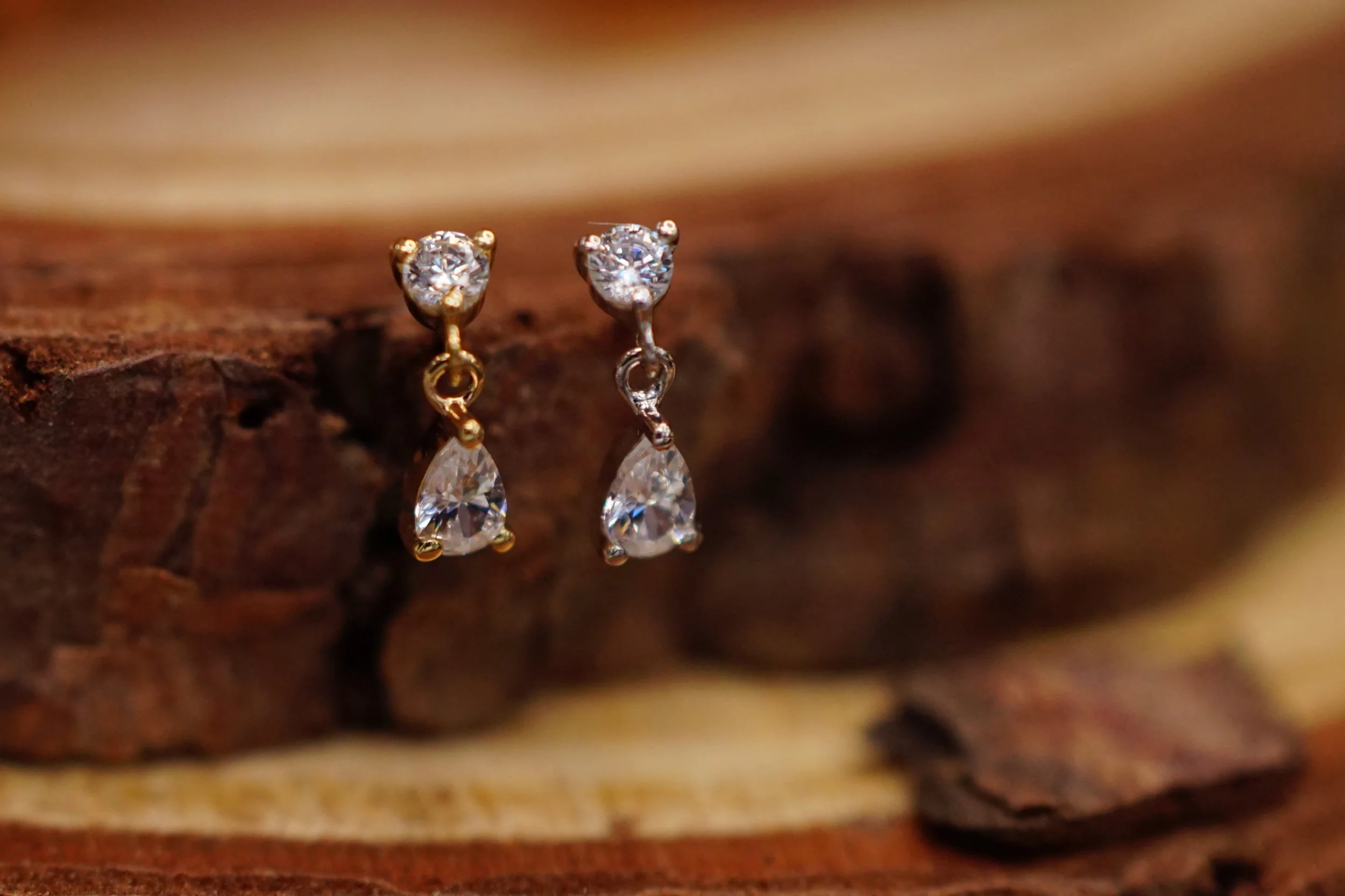 Do you want it all? Sparkle, movement and shapes? Then you should probably check out our newest @modernmoodbodyjewelry pieces. 

Pictured here are &ldquo;Happy&rdquo; and &ldquo;Romantic&rdquo; in yellow and rose gold. ✨

#ceremonypiercing #workerown