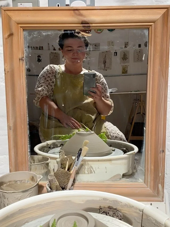 I&rsquo;ve moved studios! 🌸

Last month I spent a day spent lifting, sorting, and manoeuvring a veeeerrry heavy kiln through doors, down steps and into a van! 
Now, I&rsquo;m all set up in my new space at Creek Creative in Faversham! A CIC of 45 dif