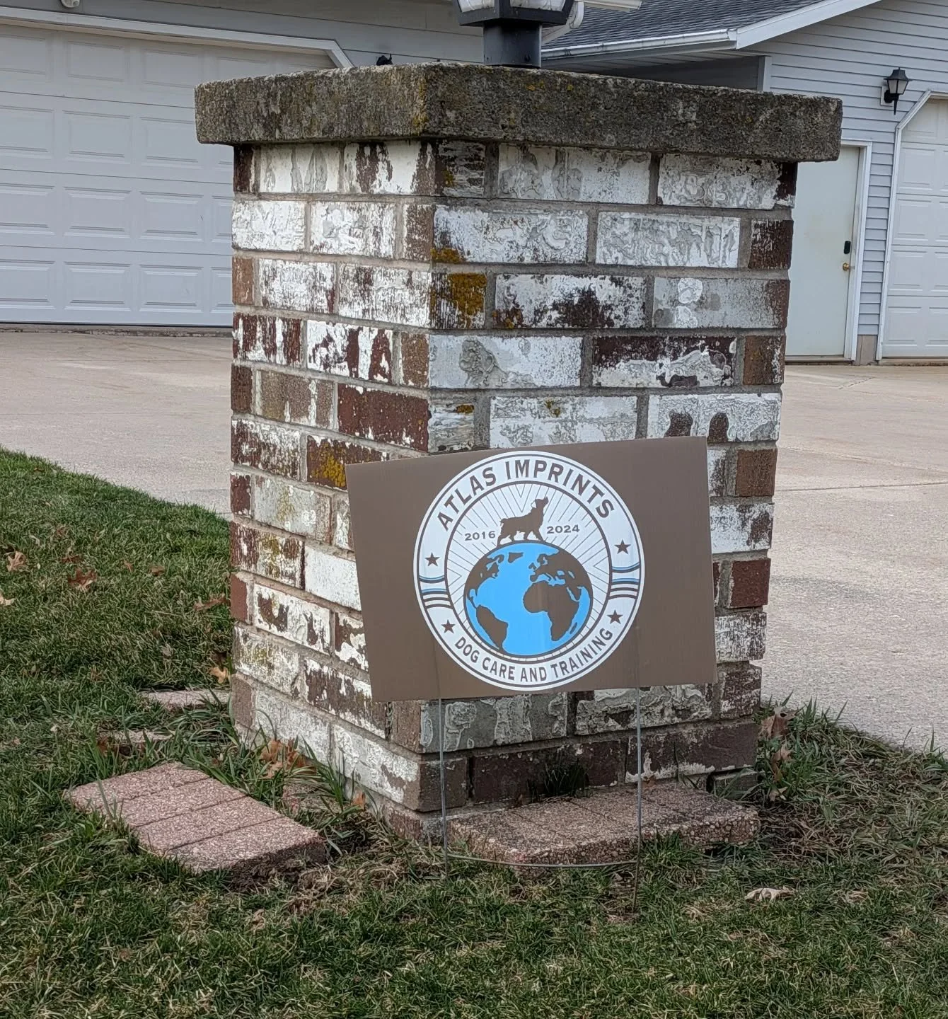 We have moved! 

As of yesterday, we are officially in our new location. 🎉 If you are bringing your dog on Monday or picking up today make sure you look for our temporary sign out front to ensure you are in the right spot. 😉

Haven't heard about ou