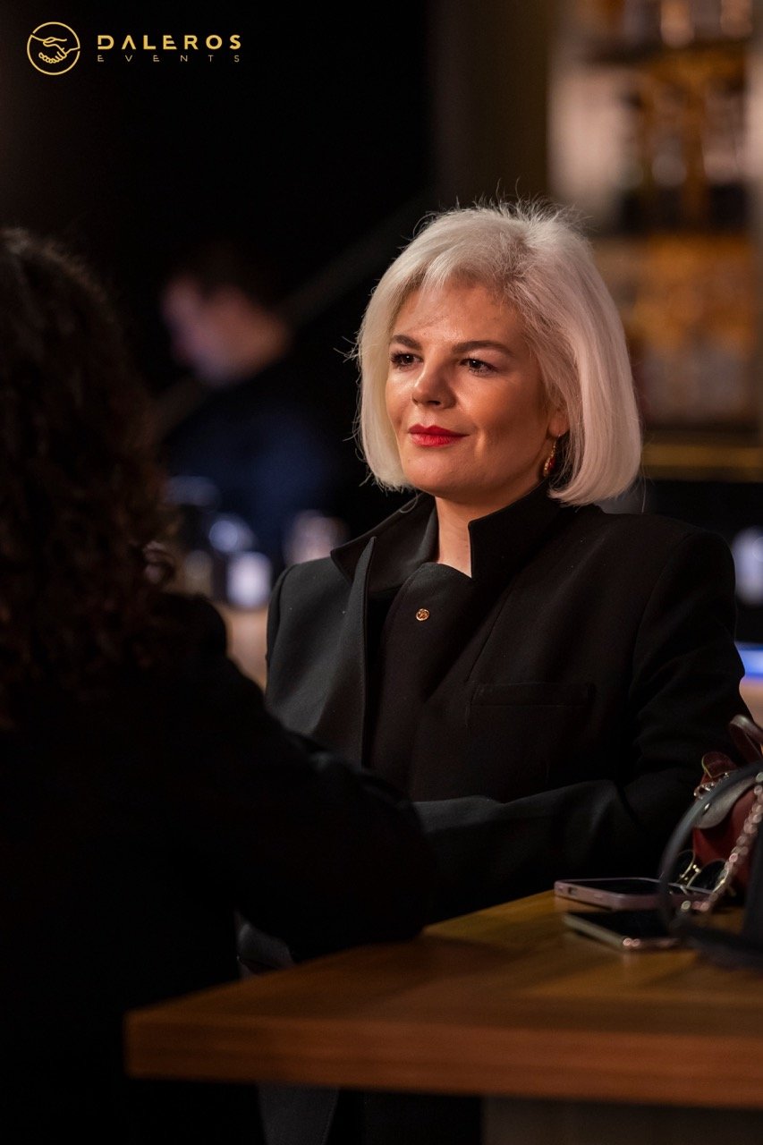 DE VER (Jan 16) by Claire  5 Large.jpeg