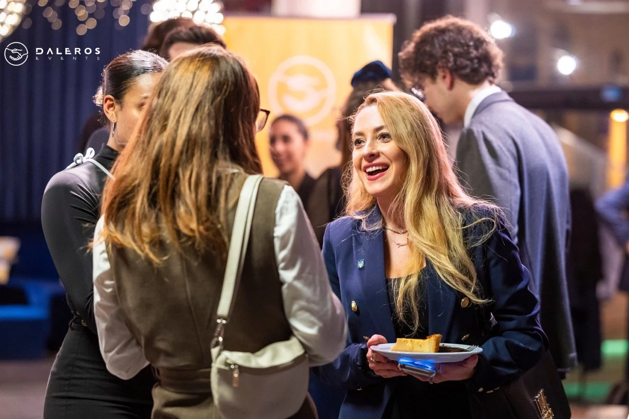 DE HOR (Jan 16) by Claire 18 Large.jpeg