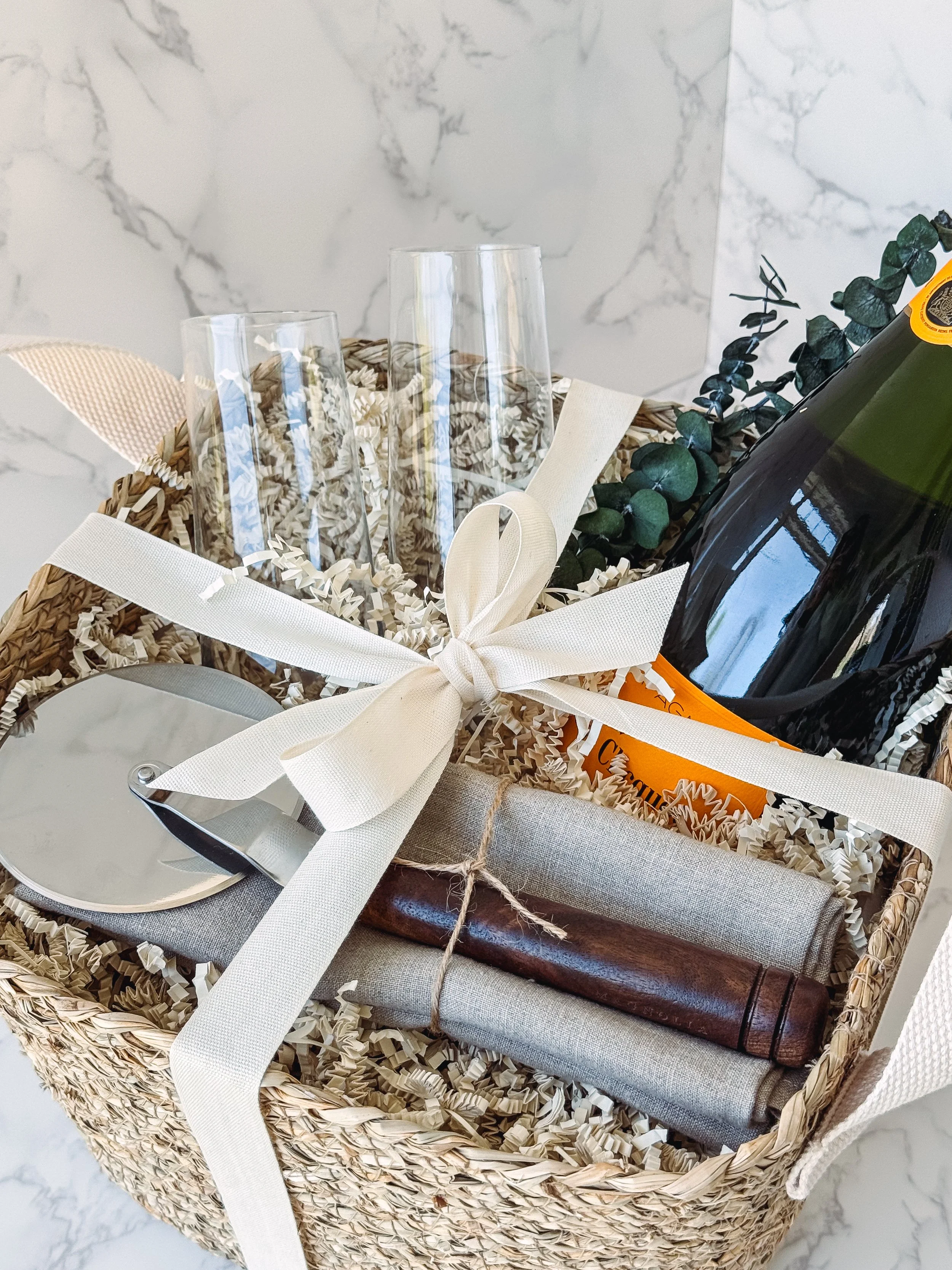 Pizza and champagne 3.JPG