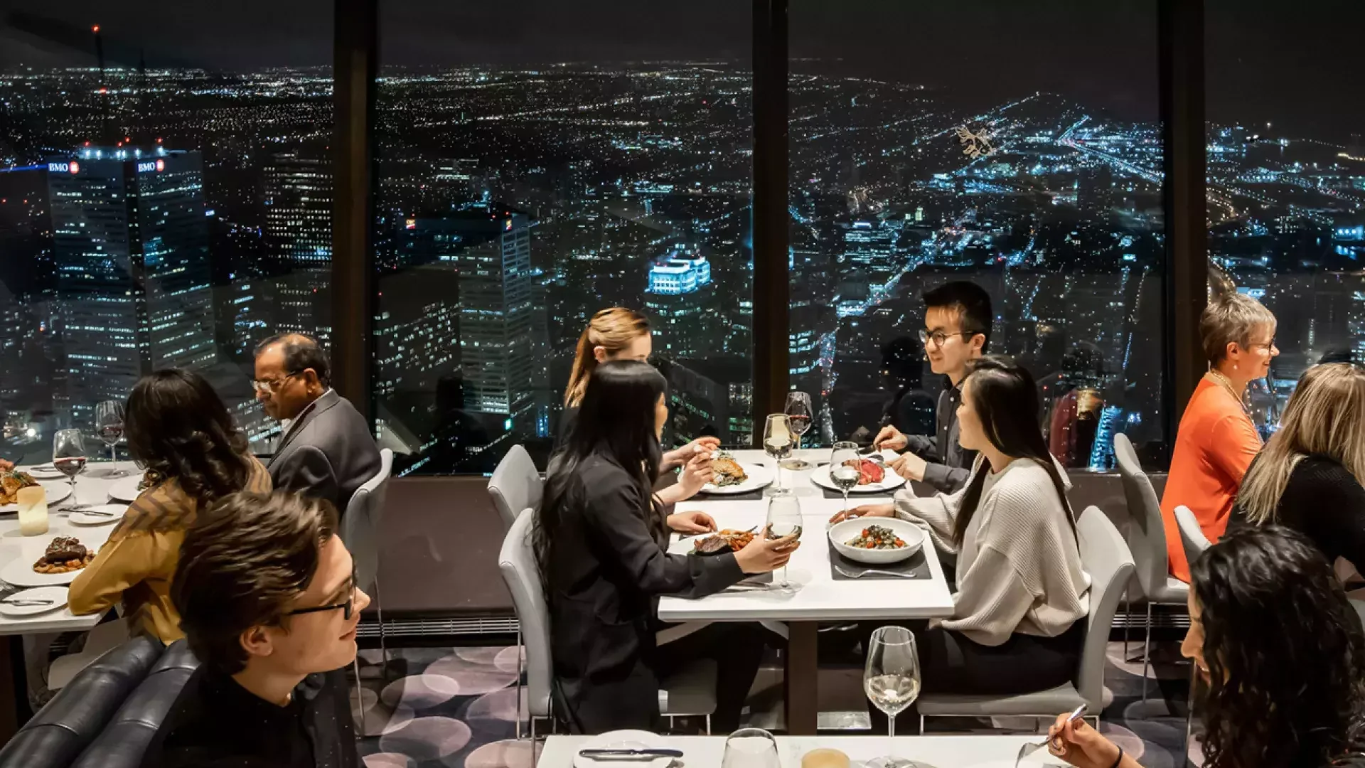 What Are the Best Types of Ads for a Toronto Restaurant?