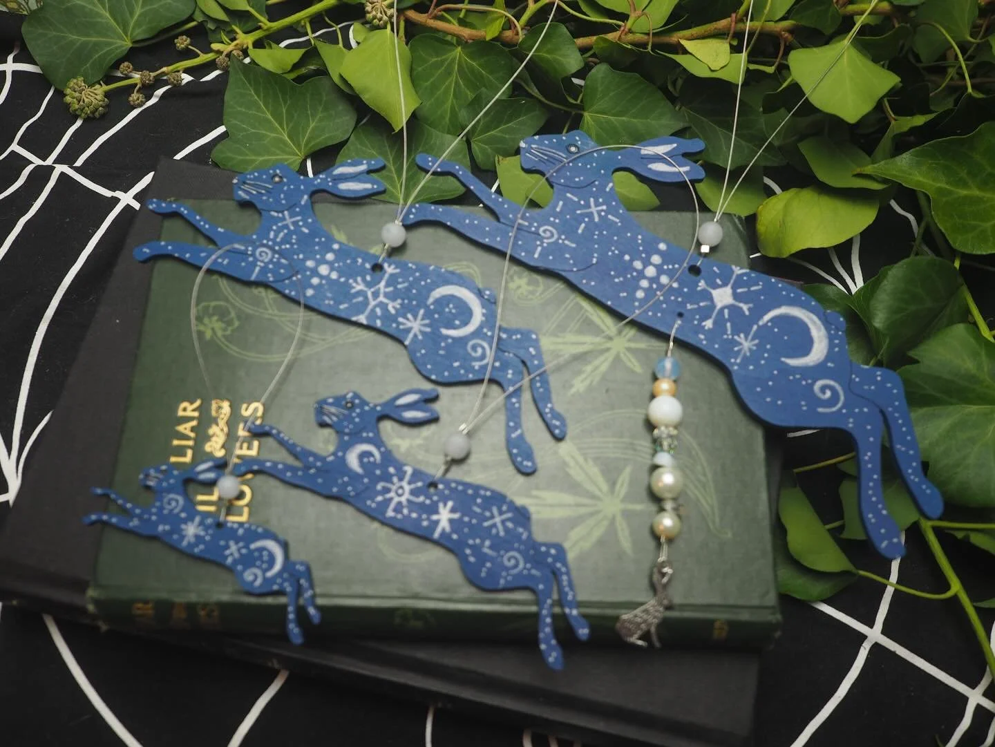 Blue star hares! Now in 4 sizes&hellip;. Made of birch wood ply laser cut by a local wood worker, then painted by hand by me! Each is slightly different Beads are all upcycled