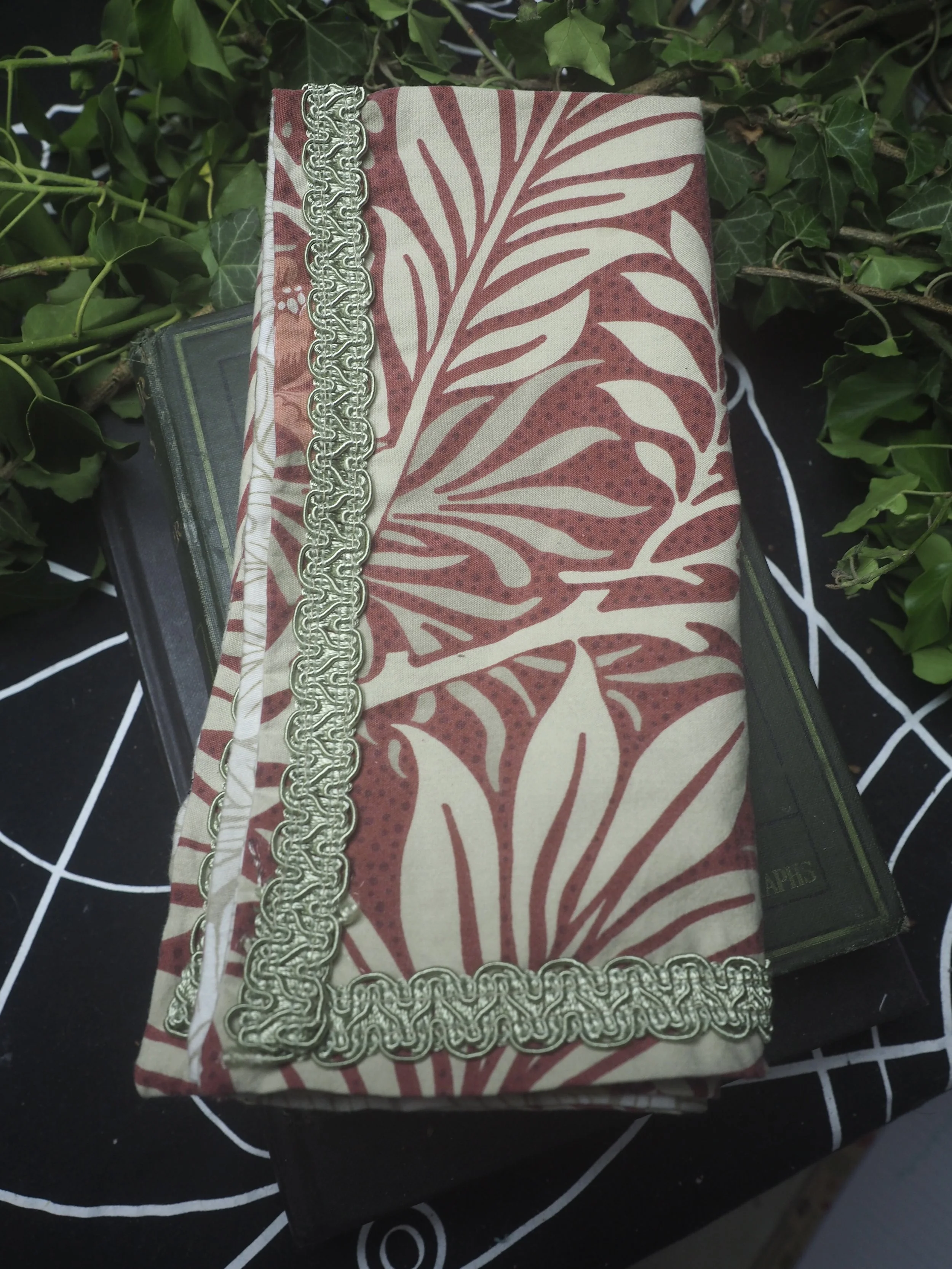 William Morris Chrysanthemum Altar or Divination Reading Cloth