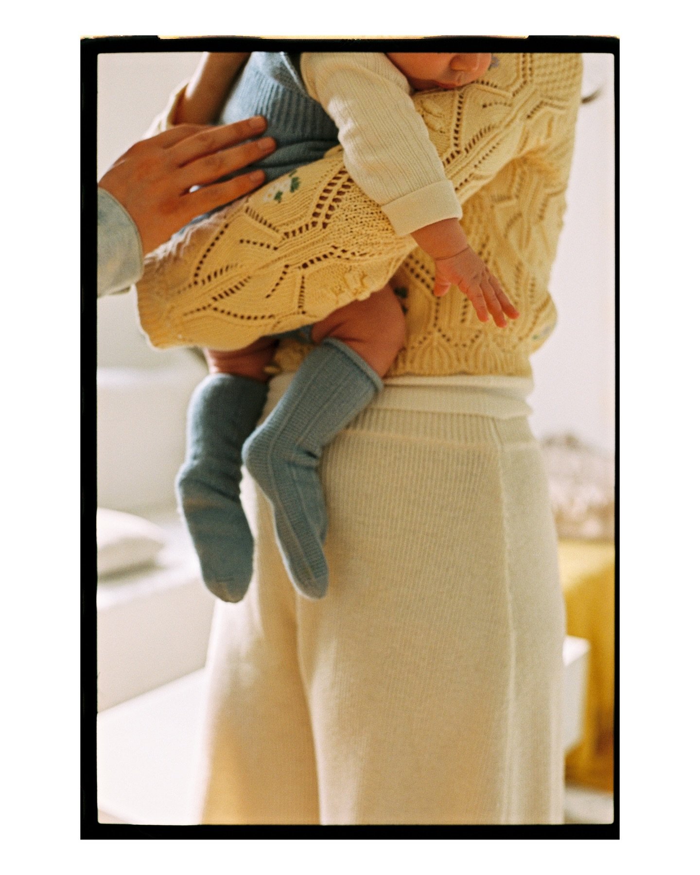 One of the things I adore about film is how it renders textures. So if you ask me what to wear for your family photos, I&rsquo;ll say find something you like that has texture. Knits, a muslin shirt, an old leather jacket, corduroy pants, a linen dres