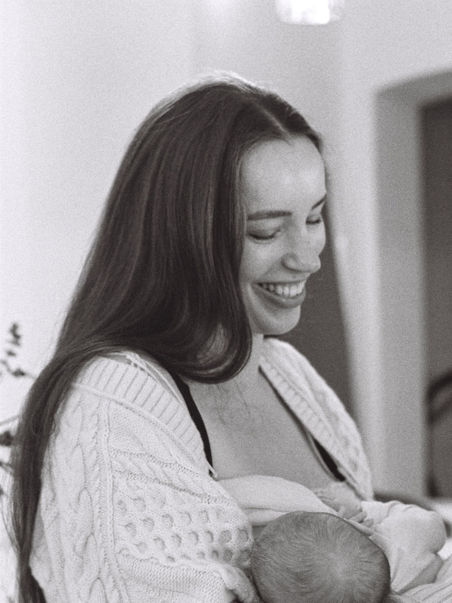 I will never stop loving simple classic black &amp; white portraits.
⠀
#newbornshootingberlin #neugeborenenfotografberlin #babyfotosberlin #motherhoodonfilm