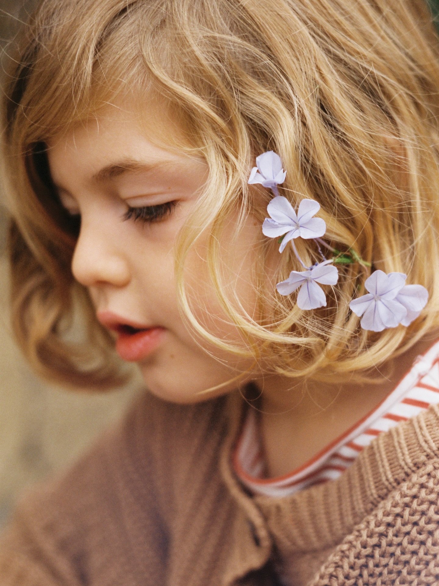 My boys are very much &ldquo;typical boys&rdquo; (daily sword fights and all), but I hope they keep tenderness in their hearts.
⠀
Shot on Cinestill 400D @cinestillfilm 
Development and scan by @aperturefilmlab 
⠀
#familienfotografinberlin #childhoodo