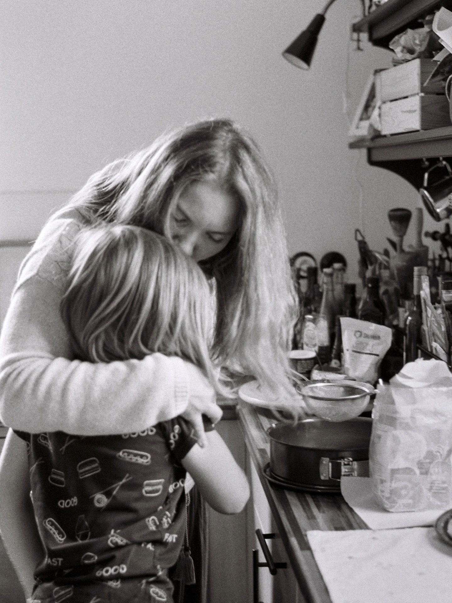 Mother and son, on film. More shoots with older kids, please.
⠀
#familienfotografinberlin #familienfotografieberlin #motherhoodonfilm