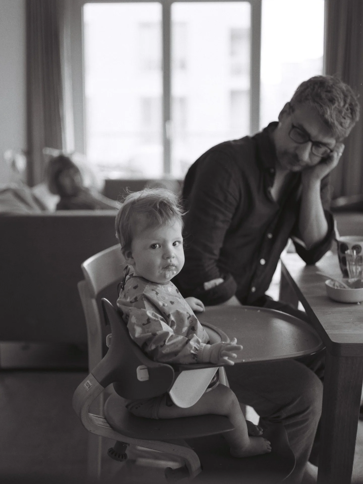 My men on medium format film.
⠀
Ilford HP5, Pentax 645n, developed and scanned by @aperturefilmlab 
⠀
#childhoodonfilm #sheshootsfilm #familienfotografieberlin