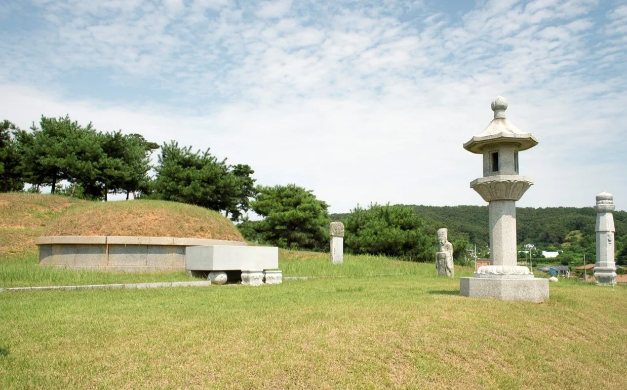 tomb.jpg