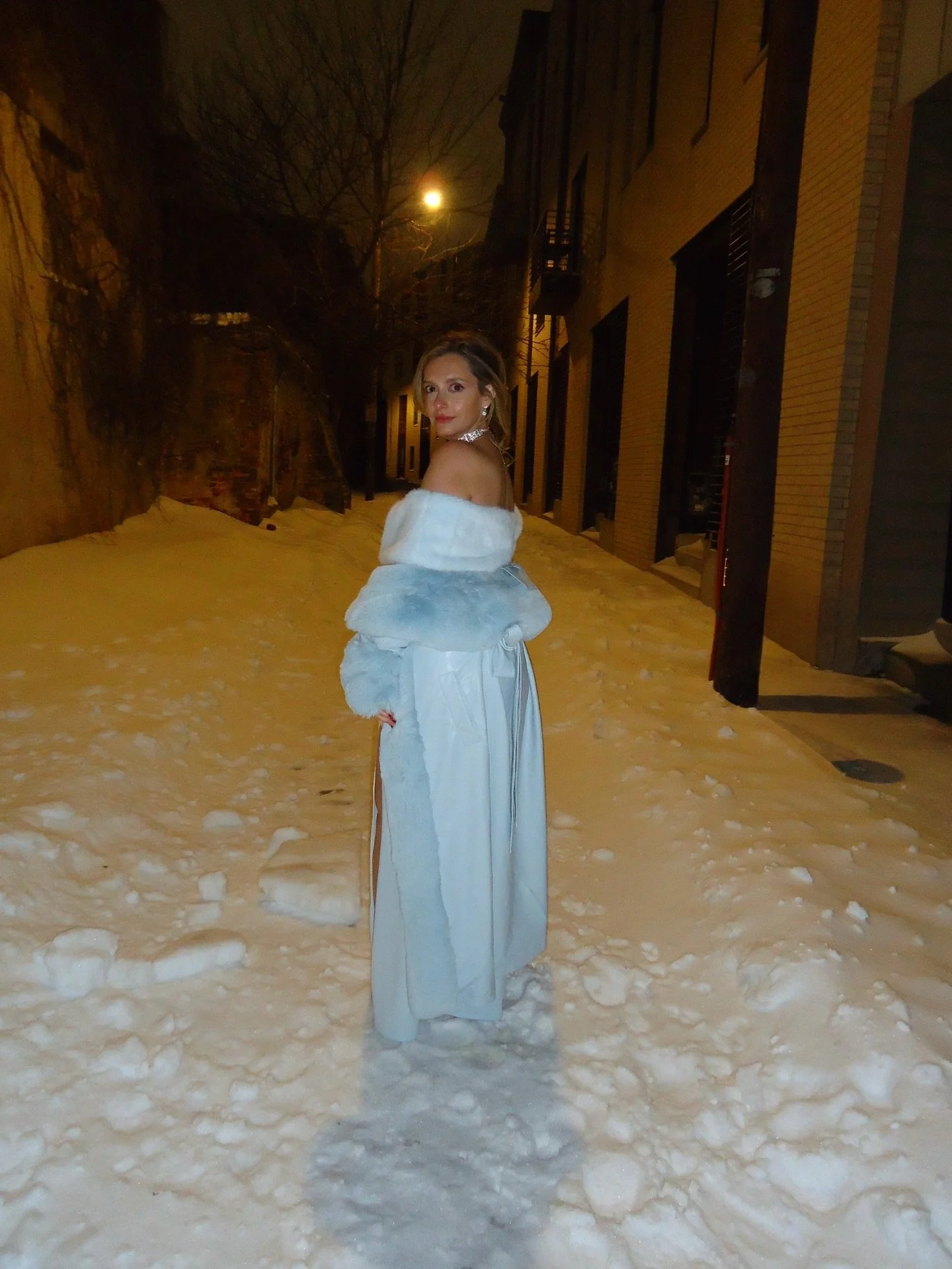 A moment for the look ❄️🌨️💎 

What I wore to @jessarnold_tv and @taureansmall &lsquo;s met gala inspired winter wedding! Congratulations you two, thank you for always giving us a reason to dress up and celebrate 💙