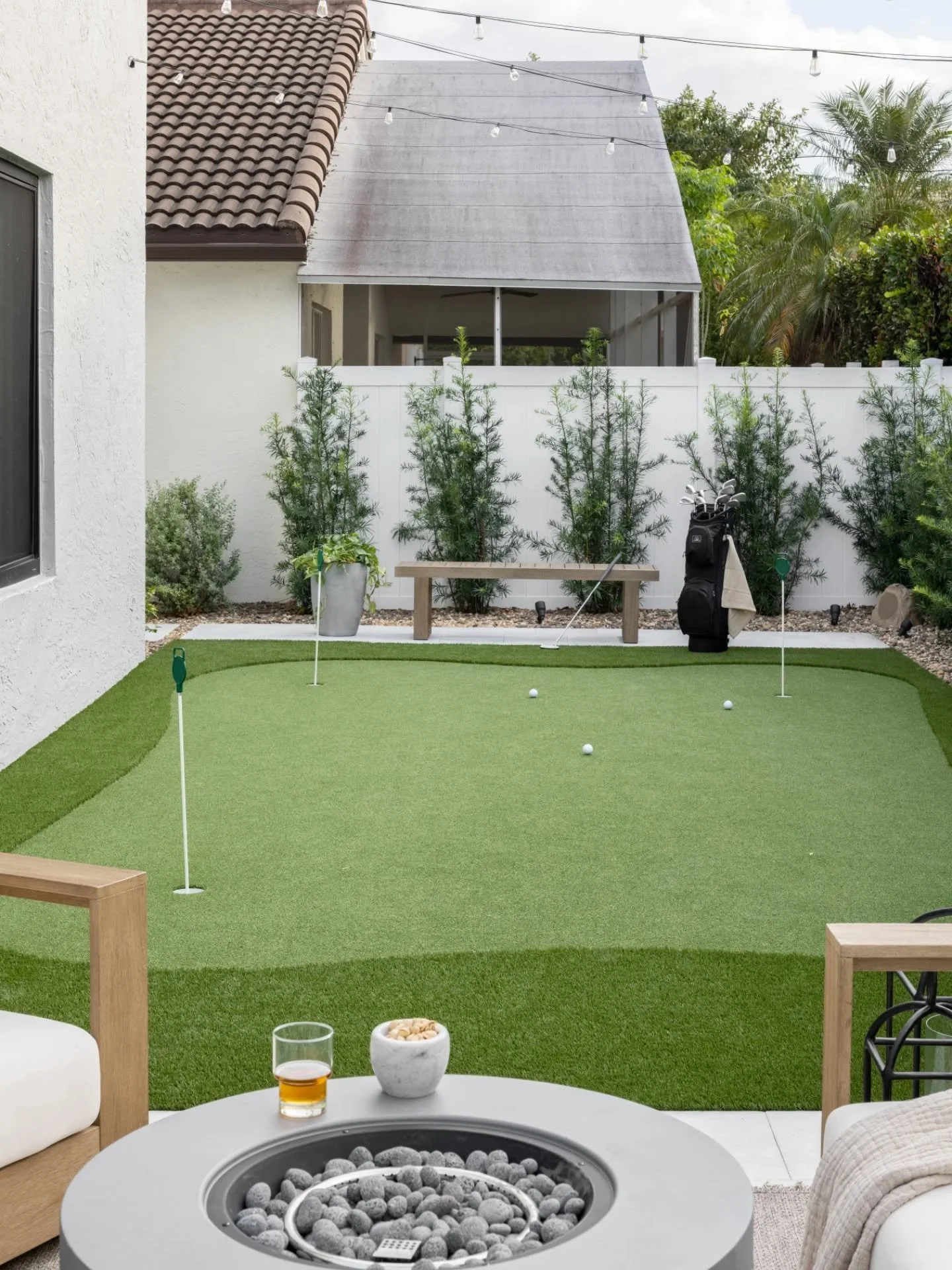 [𝐁𝐔𝐈𝐋𝐓 𝐓𝐎 𝐏𝐄𝐑𝐅𝐎𝐑𝐌]

One of the most important decisions in this project was the putting green &mdash; a vision of the homeowner, an avid golfer. It was essential to bring that vision to life in its true form, creating a surface that ref