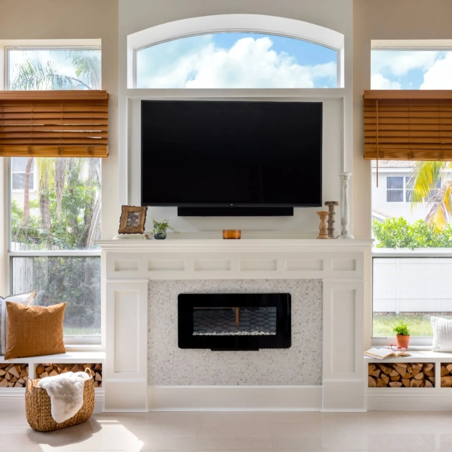 [𝐓𝐑𝐄𝐍𝐃𝐒 ...] 

They come and go.

But good design paired with timeless finishes feels right long after the trend cycle moves on.

Good design is functional, classic, and acknowledges the architecture, integrating into the home in a way that fee