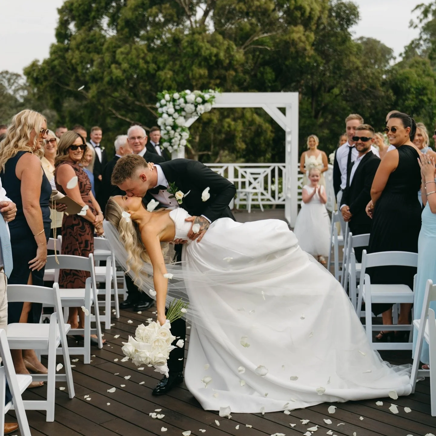 Ash &amp; Jordan. 08.01.26 🤍

Prepare yourselves, I will be spamming this GORGEOUS couple on my page.

#driedflowers #florist #faux #flowers #everlastingflowers #melbourne #dried #blooms #styling #creativity#forever #bramleighestate #smallbusiness #