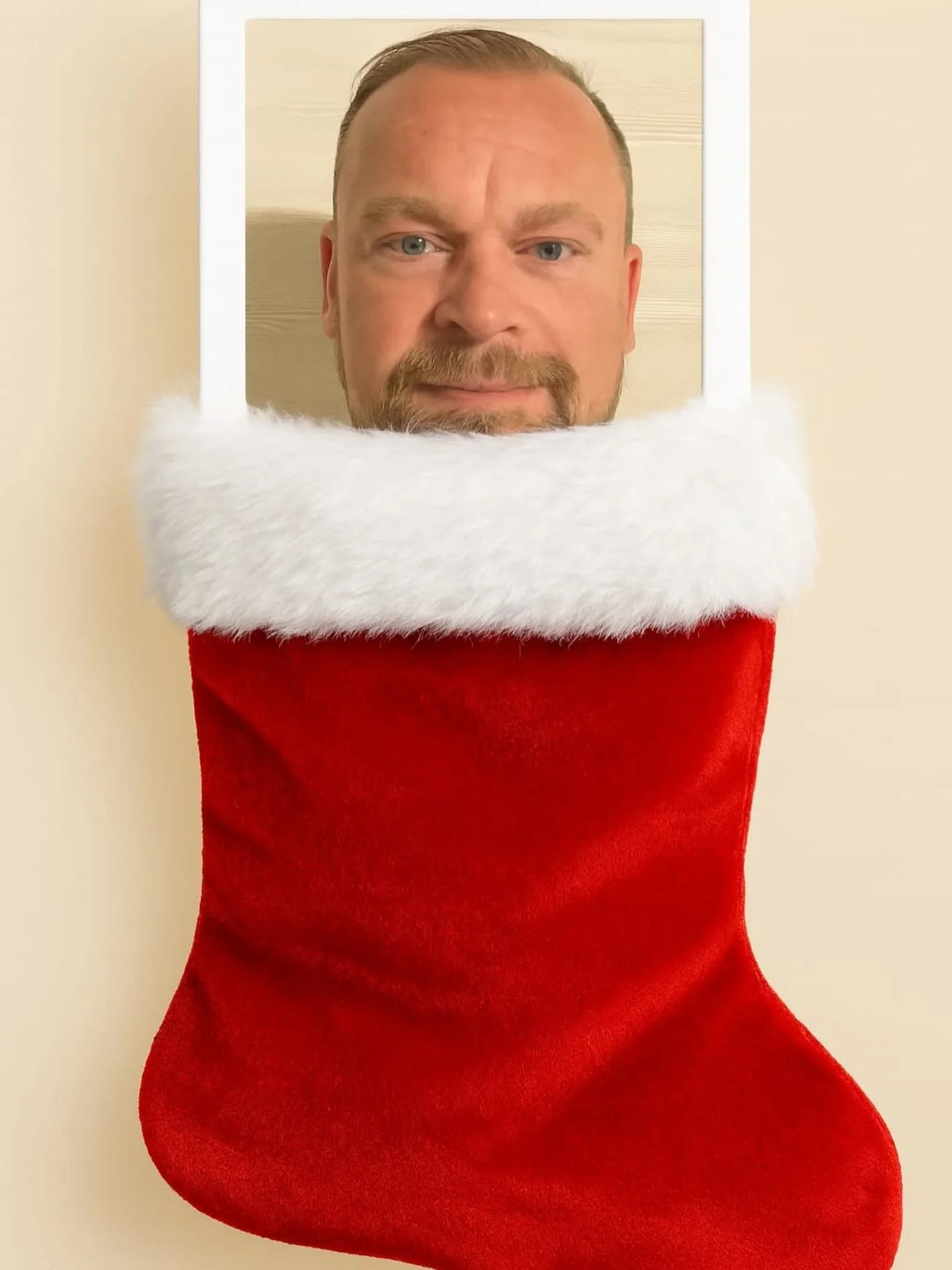 Der Nikolaus hat uns ein Geschenk mitgebracht🎅

Karsten Scherer bleibt bis zum Sommer Trainer unserer Aktiven. Nach den beiden erfolgreichen Spielen unter seiner Leitung war Karsten f&uuml;r unseren Verein die ideale L&ouml;sung, um gemeinsam den Kl