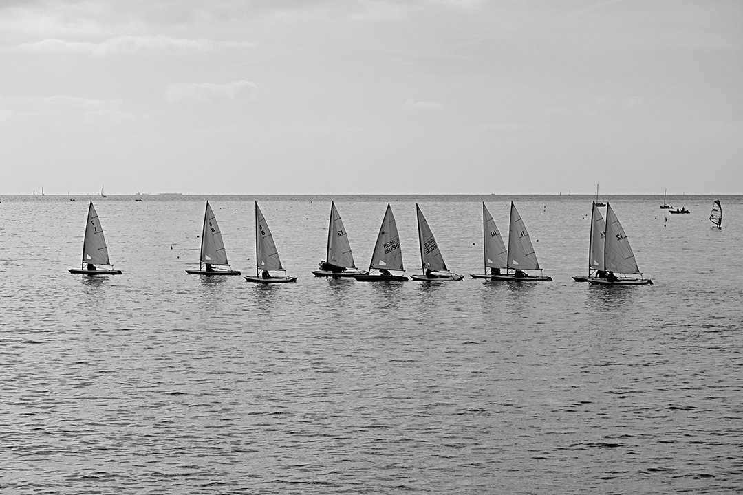 sea-water-black-and-white-boat-vehicle-sailing-736698-pxhere.comsaaa.jpg
