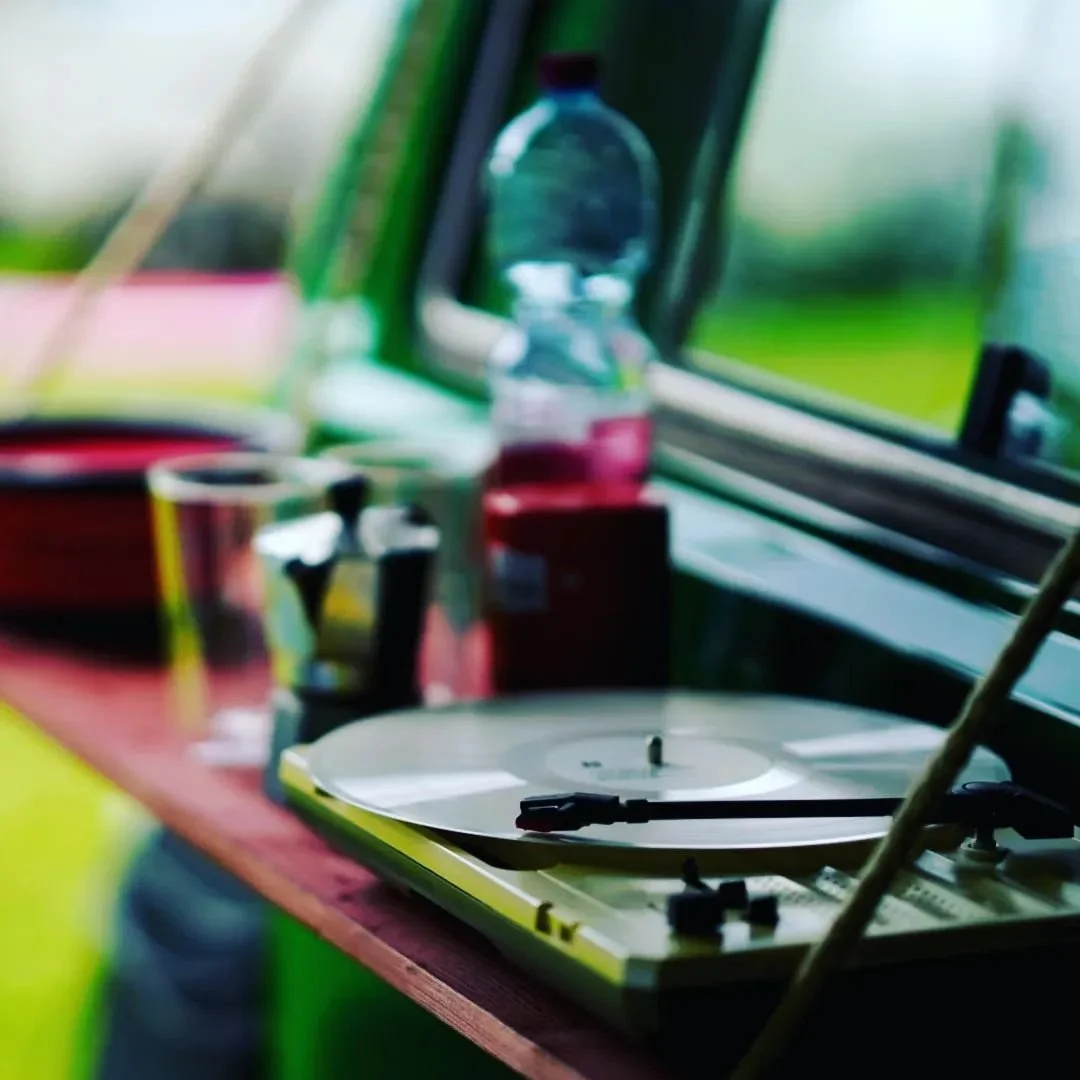#vestax #handytraxx #again #mobile #finest #vinyl #intown #love💚 #respect🧡 #spinning #vwt3 #t3 #vanlife #schoenesachenmachen #perspective #igersvienna #igersaustria #wienstagram