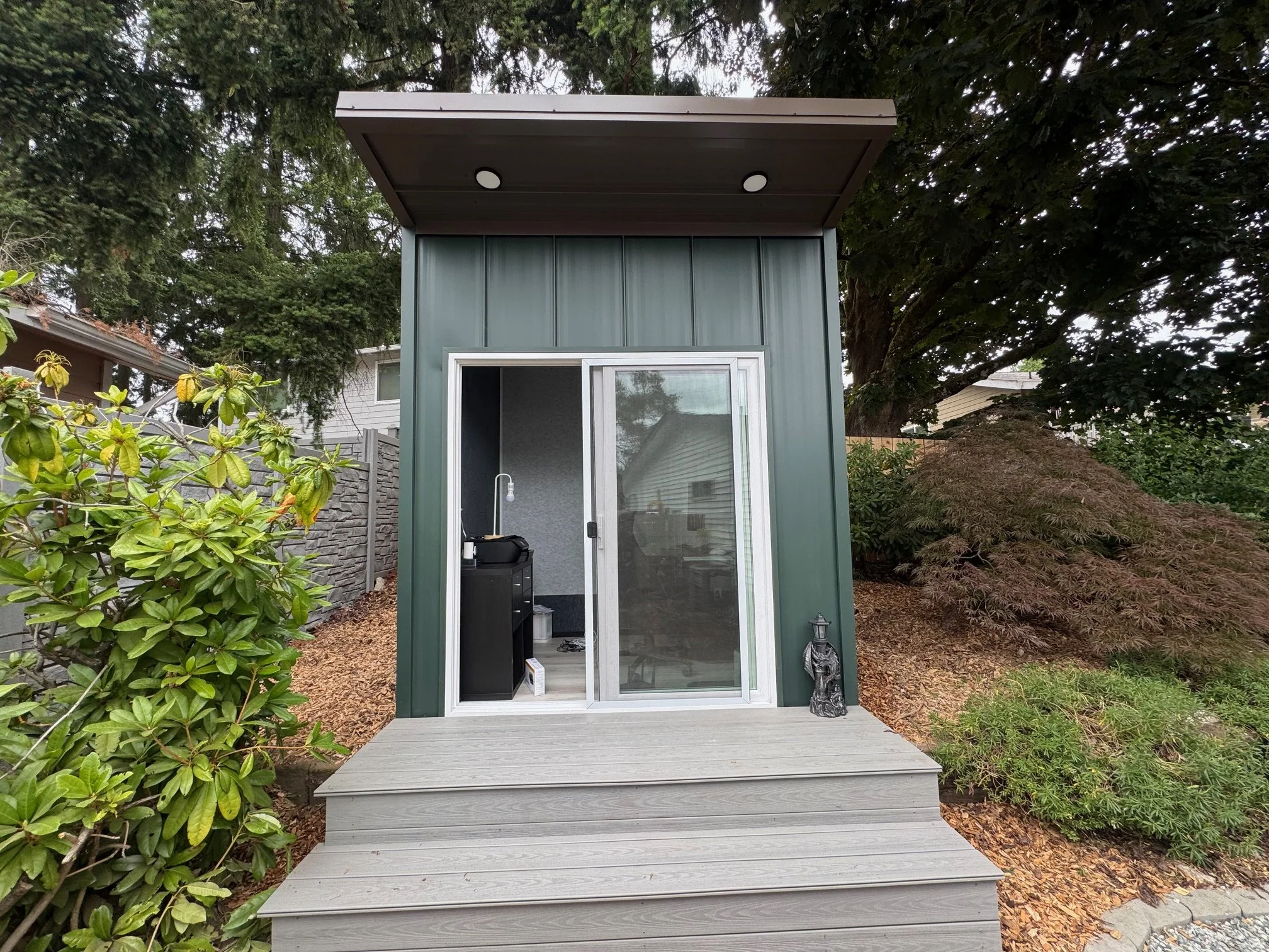 detached office building