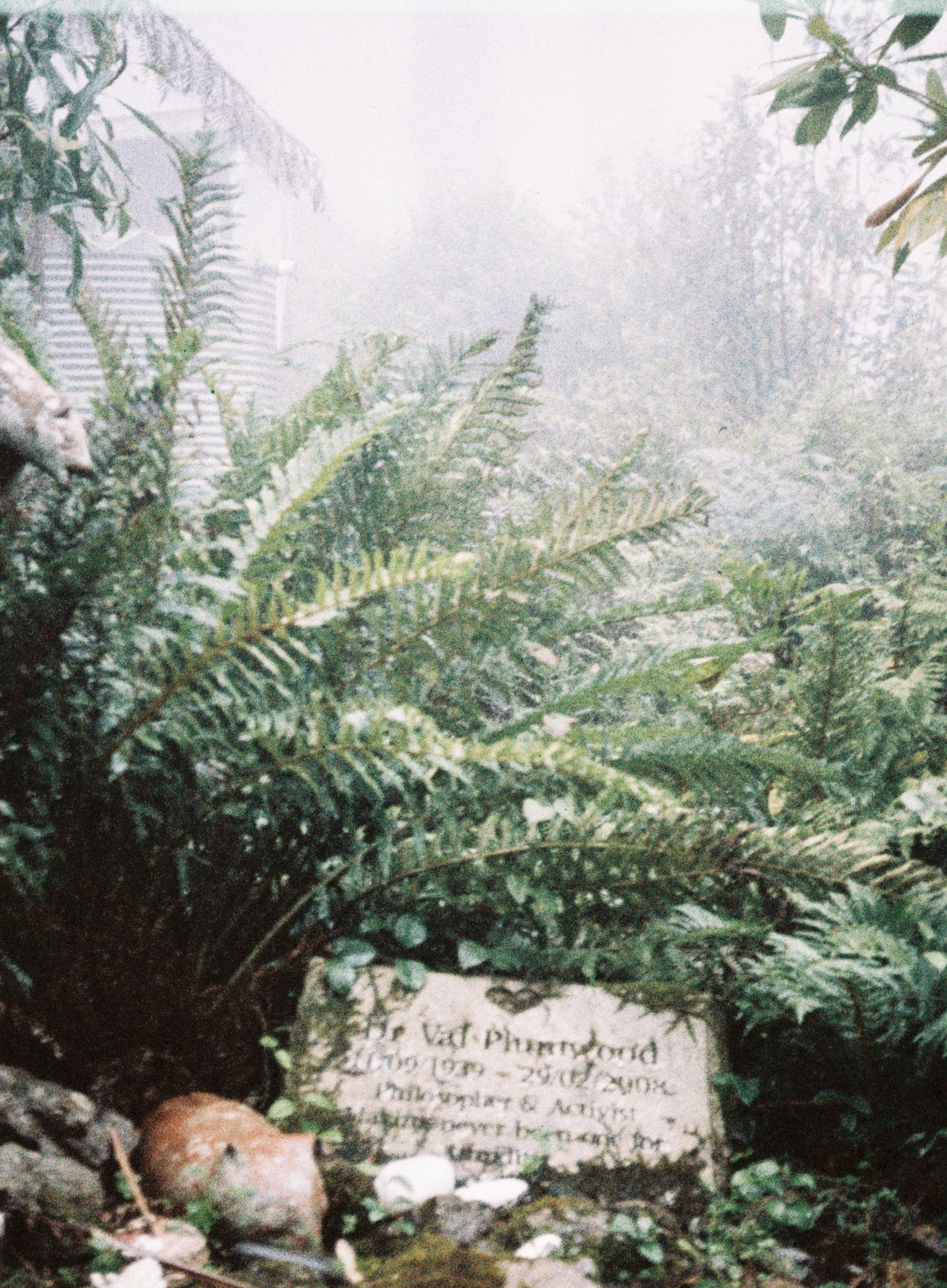 Val’s grave (photo by Tim Gentles, 2026)