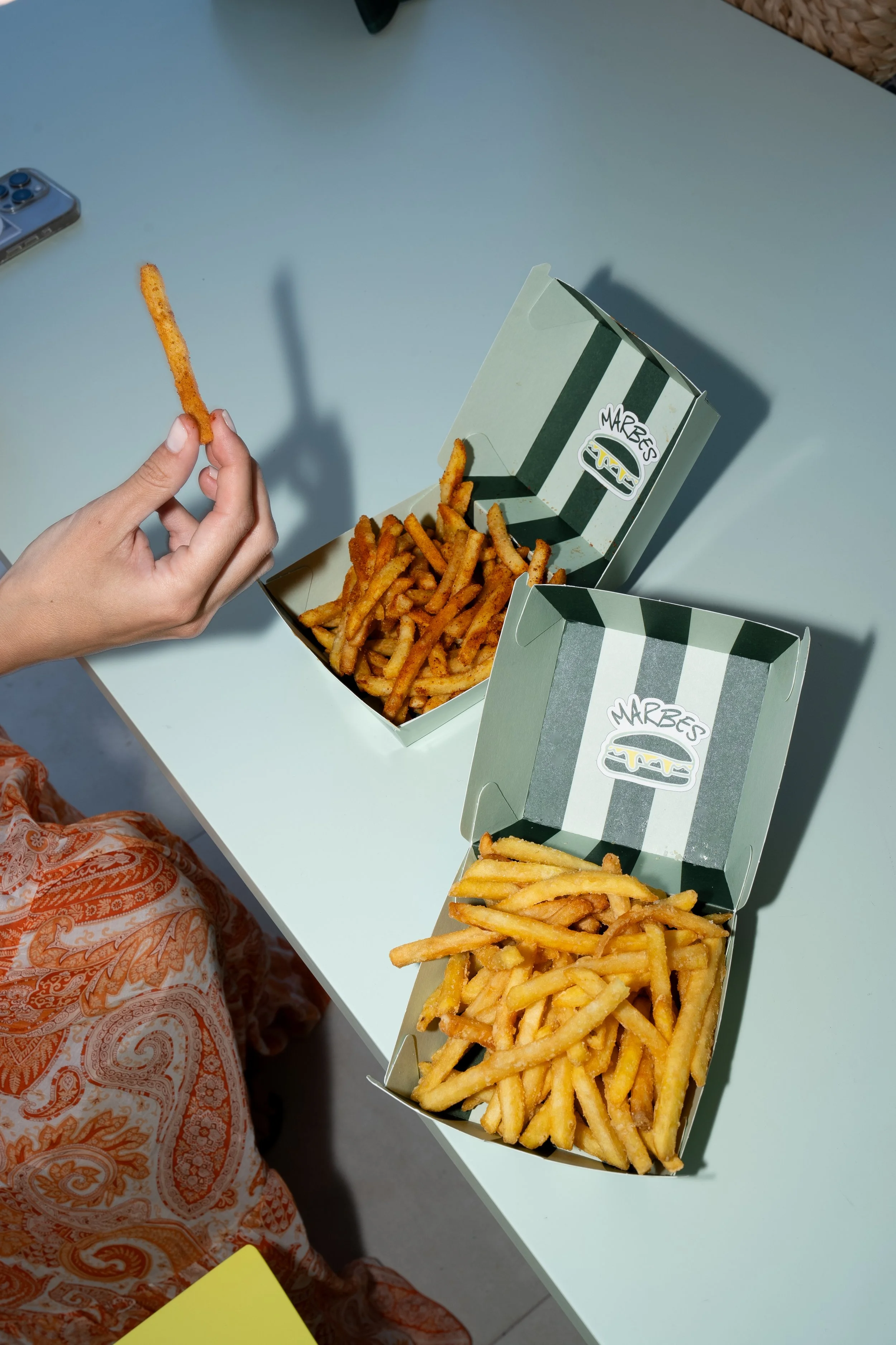 Marbes Burgers - 
Logo & packaging design 