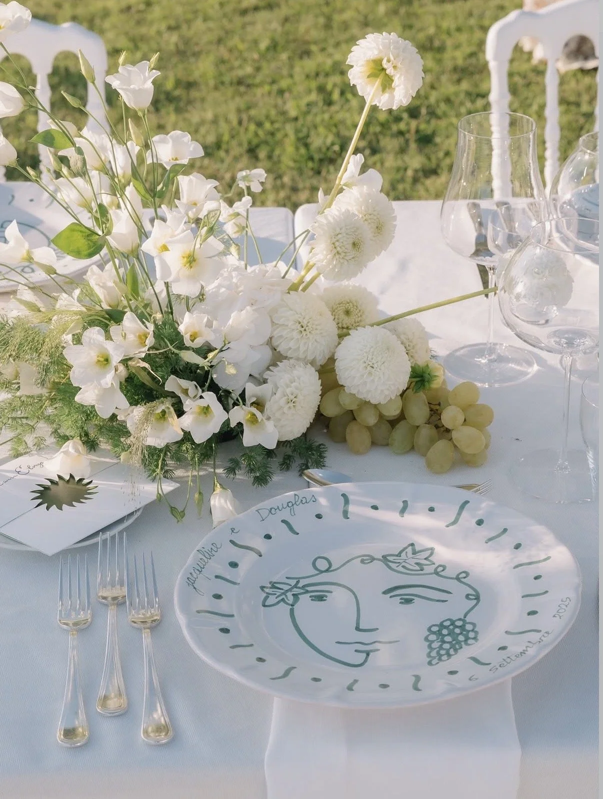 Moosh Events - 
Bespoke plate design & illustration