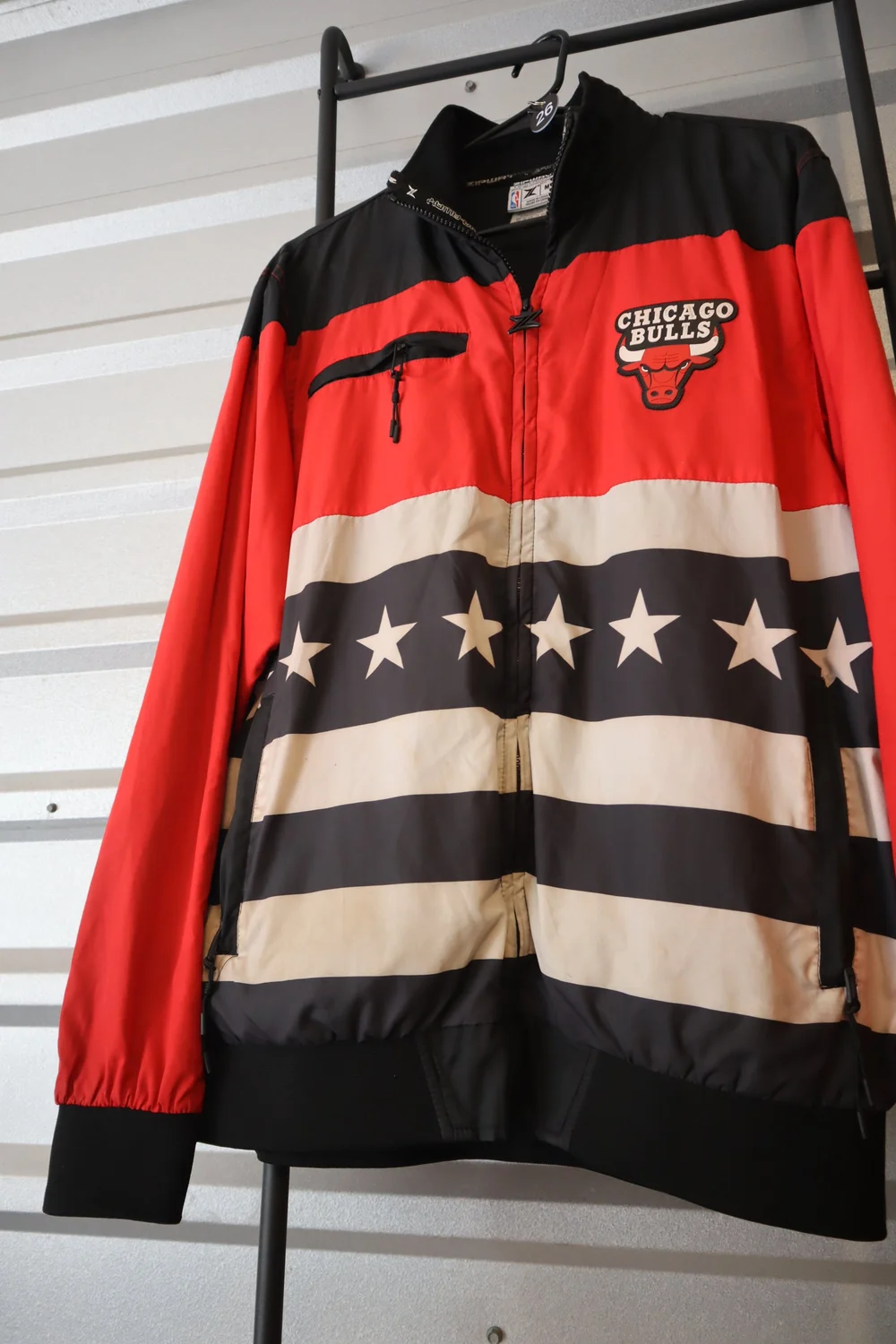 1026 Chicago Bulls Zip Up (zip way) - M — Snag-A-Tag Thread Co.
