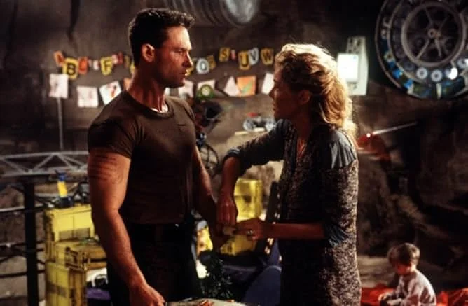 Kurt Russell and Connie Nielsen in Soldier (1998)