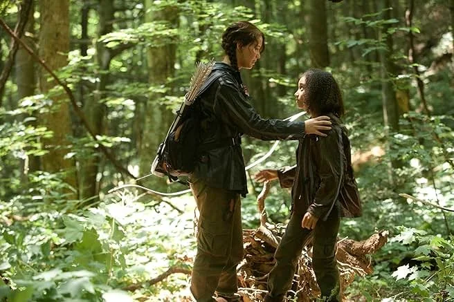 Jennifer Lawrence and Amandla Stenberg in The Hunger Games (2012)