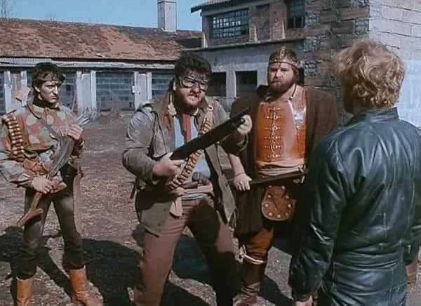 Al Cliver and Mario Pedone in Endgame (1983)
